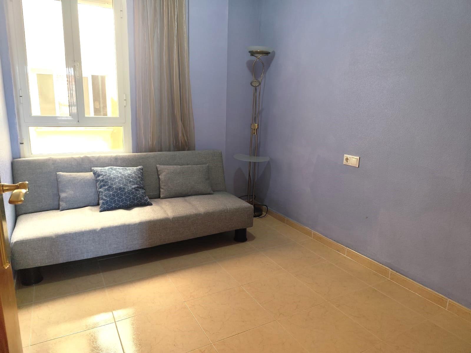 For sale - 2 Bedroom 1 Bathroom Apartment in Torrevieja - Centro  - Alicante