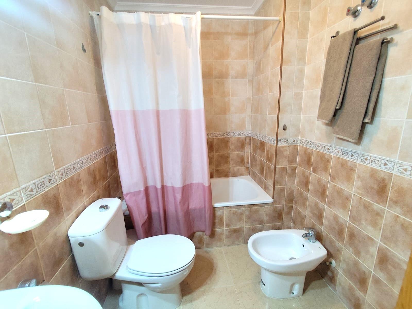 For sale - 2 Bedroom 1 Bathroom Apartment in Torrevieja - Centro  - Alicante