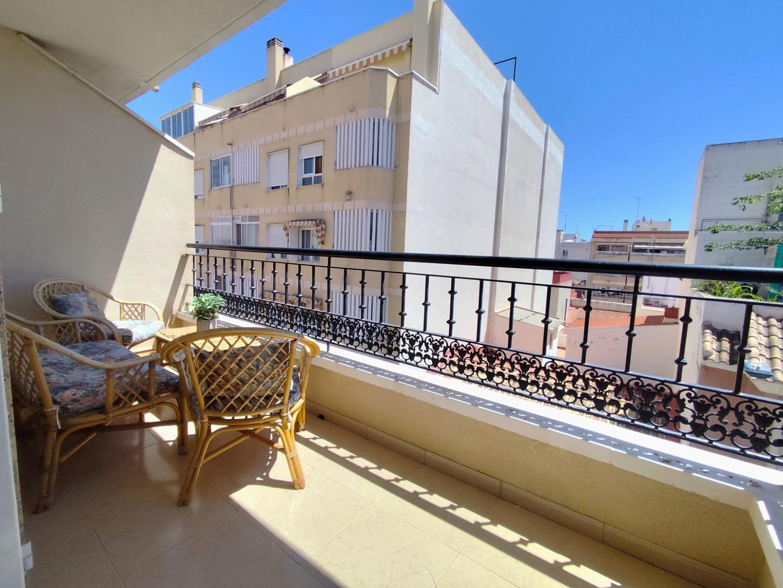 For sale - 2 Bedroom 1 Bathroom Apartment in Torrevieja - Centro  - Alicante