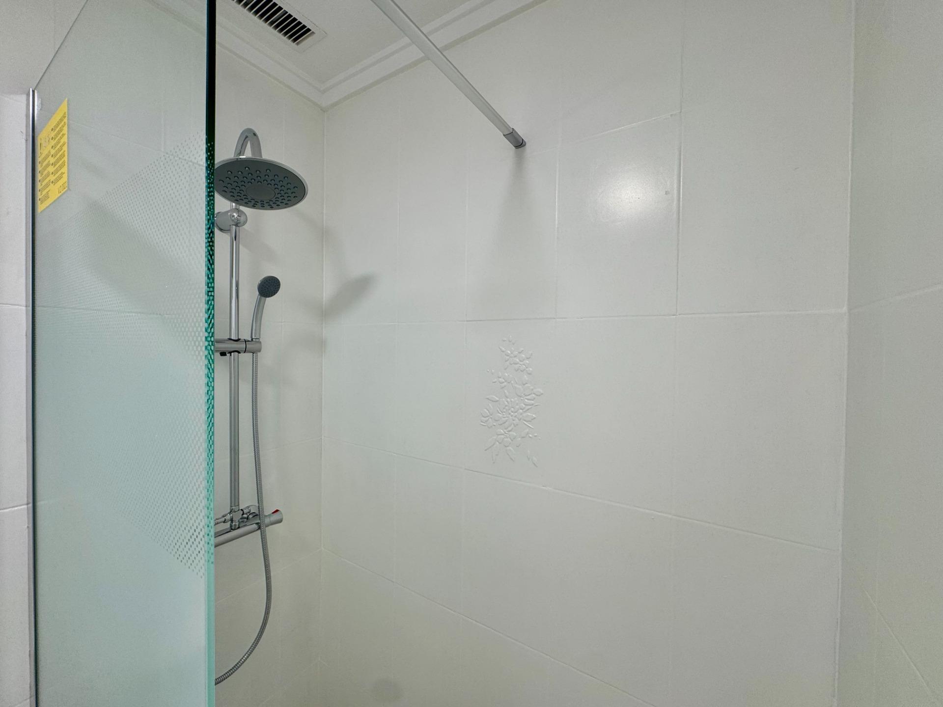 For sale - 2 Bedroom 1 Bathroom Apartment in Torrevieja - Centro  - Alicante