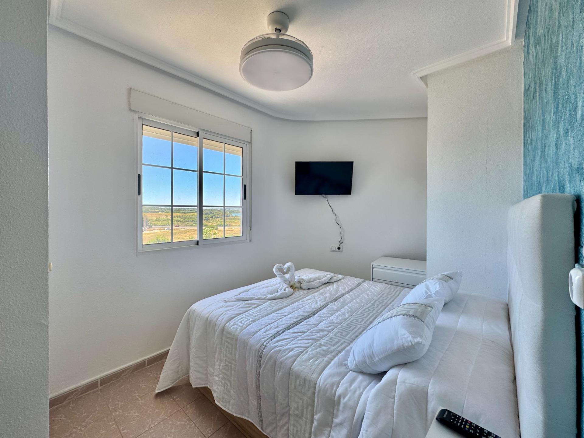 For sale - 2 Bedroom 1 Bathroom Apartment in Torrevieja - Gaspar Perrelló  - Alicante