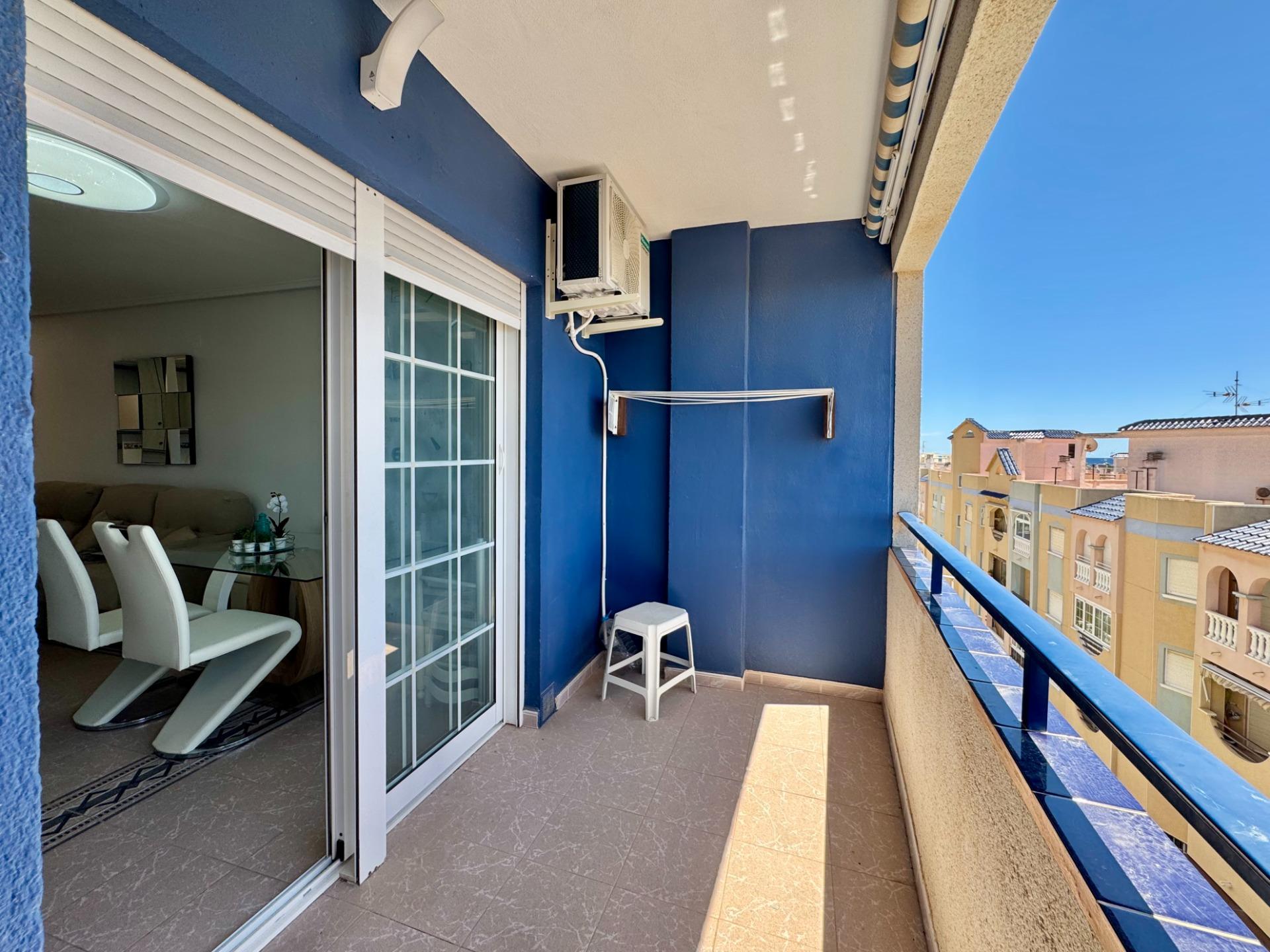 For sale - 2 Bedroom 1 Bathroom Apartment in Torrevieja - Gaspar Perrelló  - Alicante