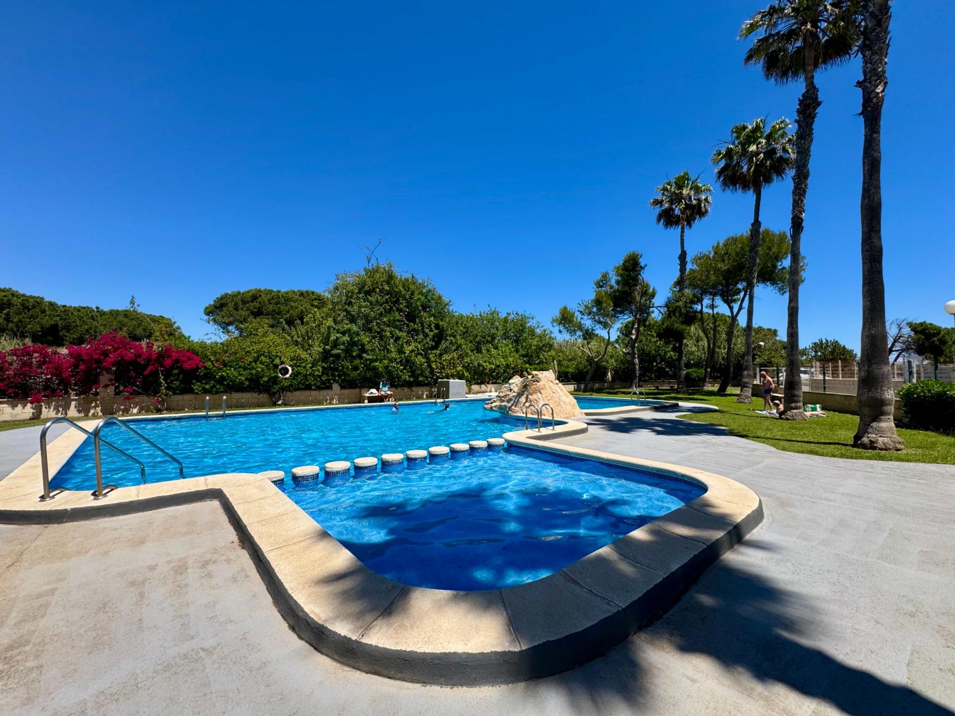 For sale - 2 Bedroom 1 Bathroom Apartment in Torrevieja - Gaspar Perrelló  - Alicante