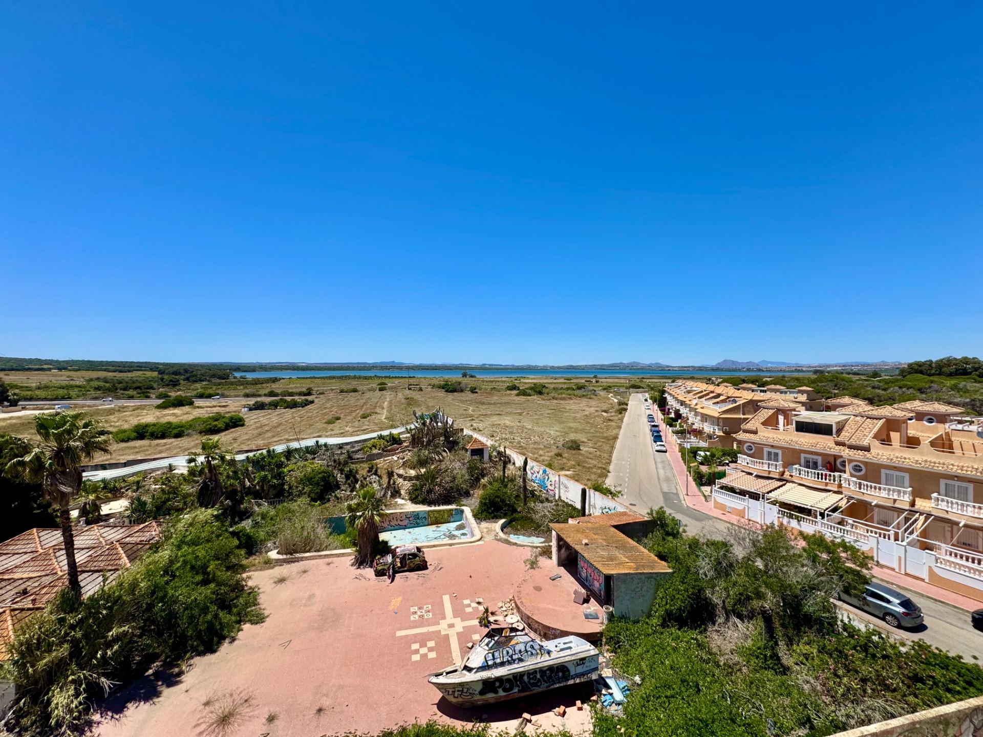 For sale - 2 Bedroom 1 Bathroom Apartment in Torrevieja - Gaspar Perrelló  - Alicante