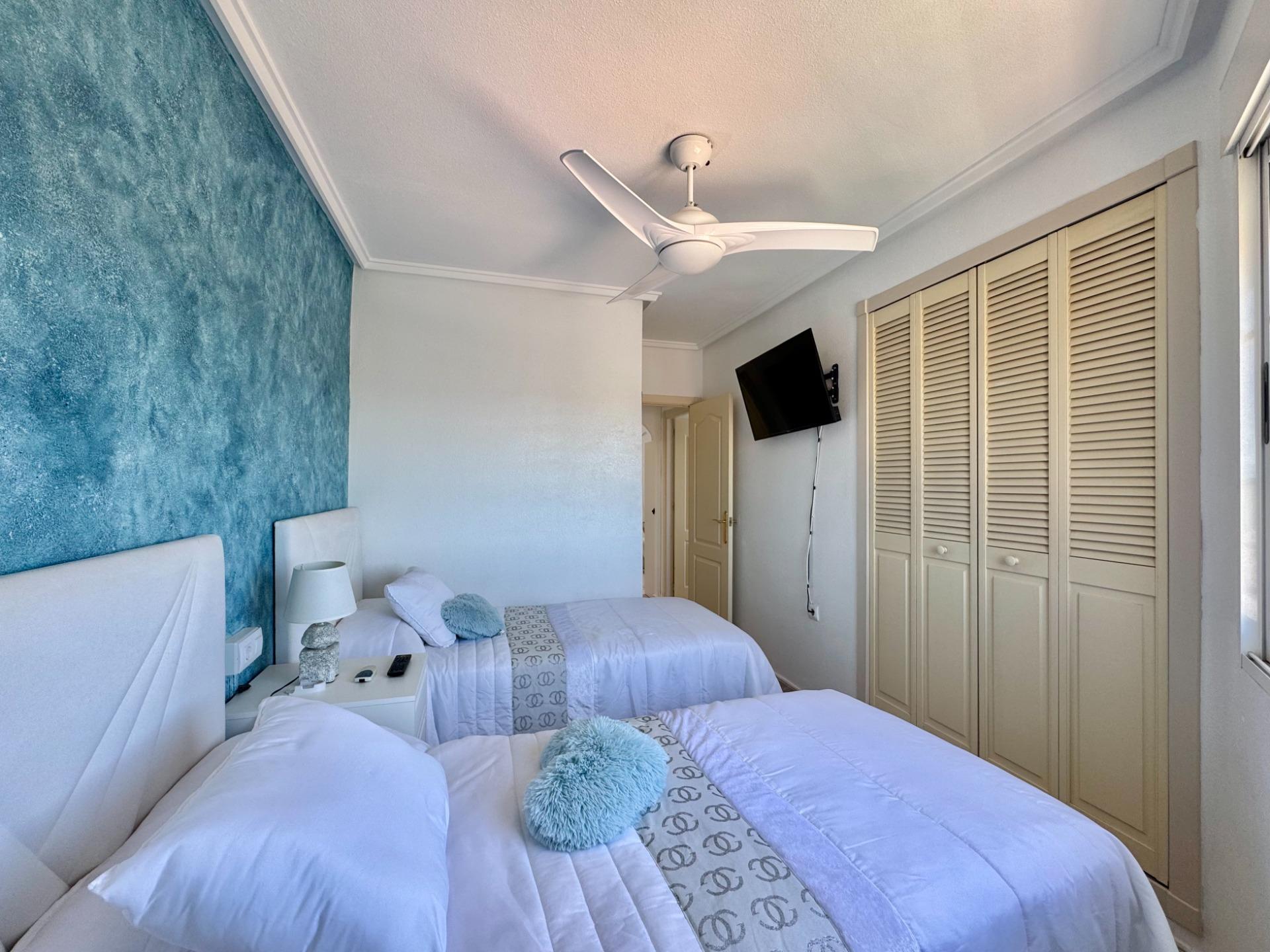 For sale - 2 Bedroom 1 Bathroom Apartment in Torrevieja - Gaspar Perrelló  - Alicante