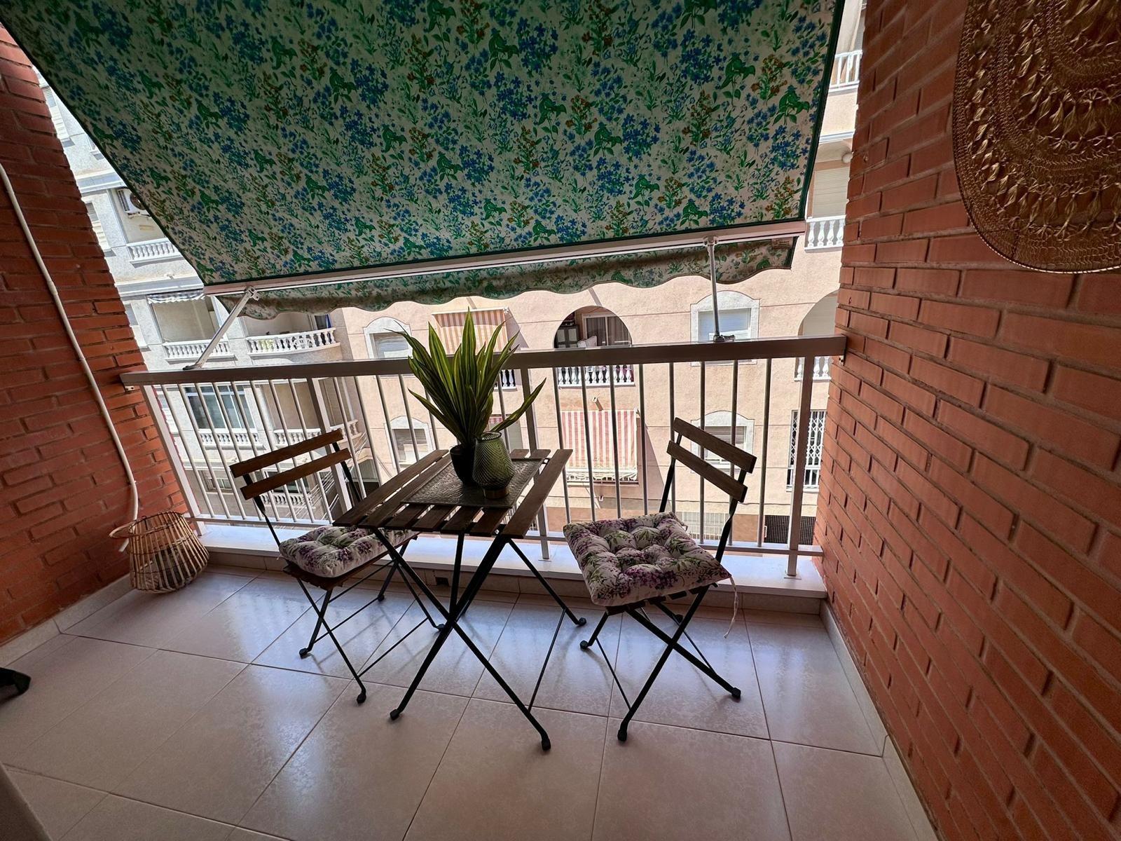 For sale - 2 Bedroom 1 Bathroom Apartment in Torrevieja - Estacion De Autobuses  - Alicante