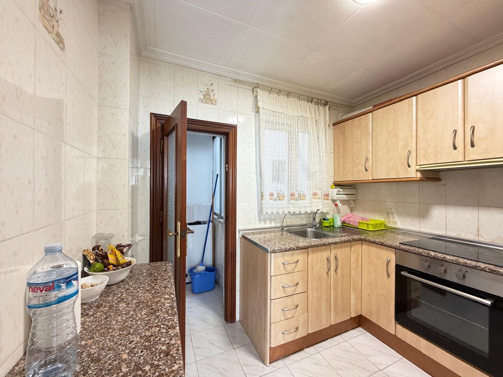 For sale - 3 Bedroom 1 Bathroom Apartment in Torrevieja - Estacion De Autobuses  - Alicante