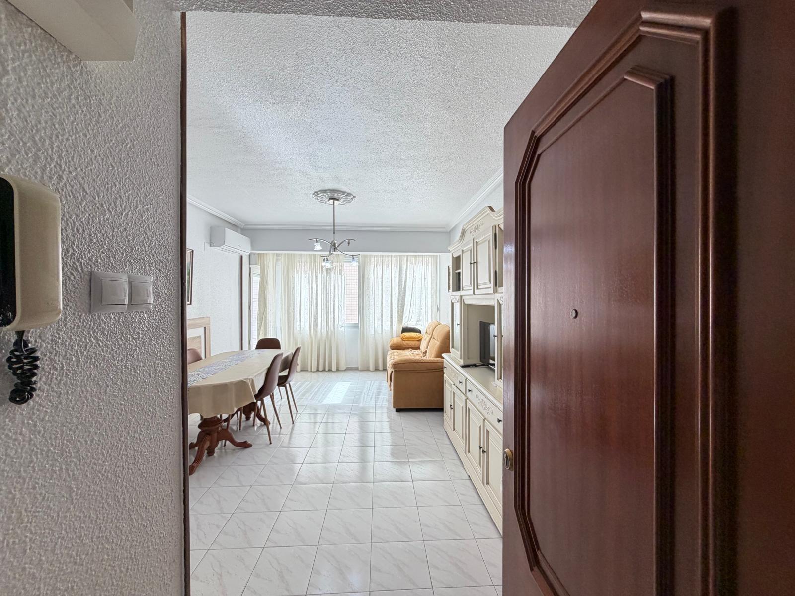 For sale - 3 Bedroom 1 Bathroom Apartment in Torrevieja - Estacion De Autobuses  - Alicante