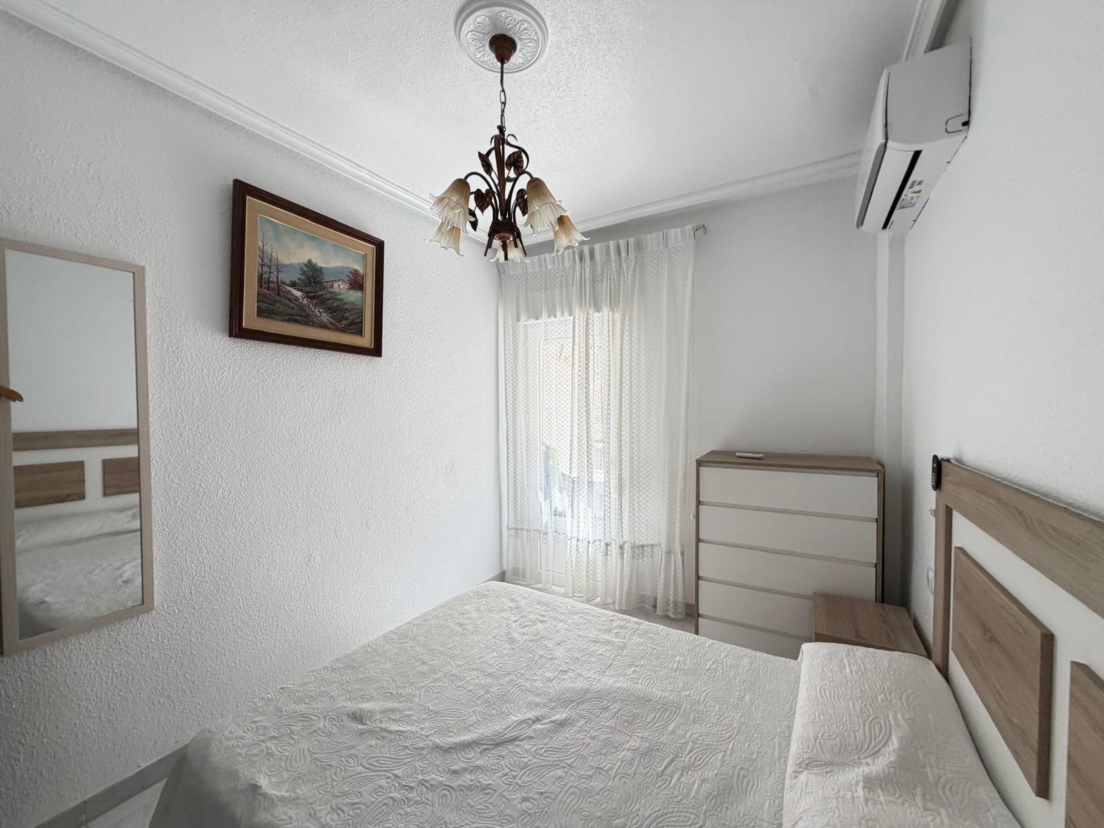 For sale - 3 Bedroom 1 Bathroom Apartment in Torrevieja - Estacion De Autobuses  - Alicante