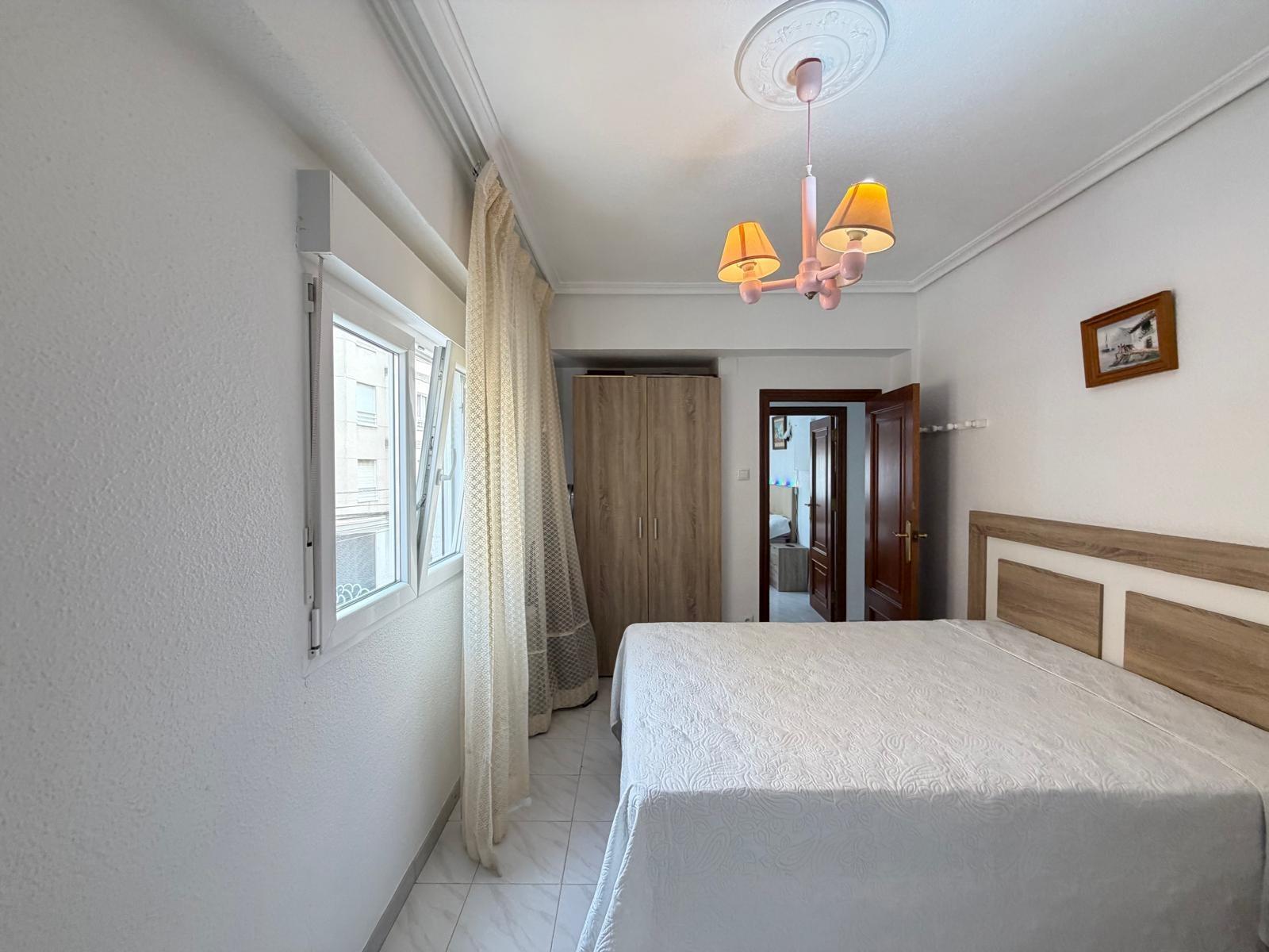 For sale - 3 Bedroom 1 Bathroom Apartment in Torrevieja - Estacion De Autobuses  - Alicante