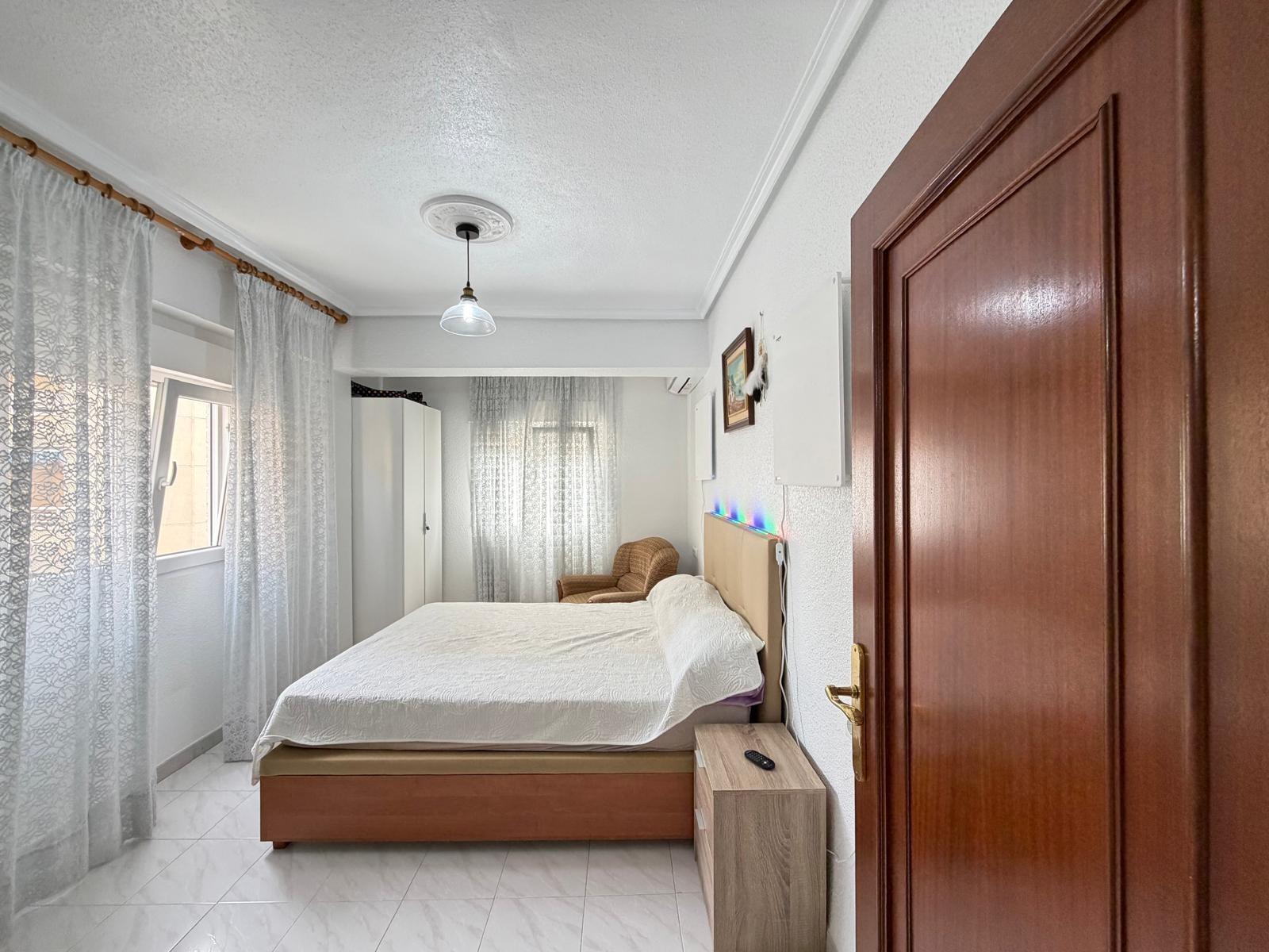 For sale - 3 Bedroom 1 Bathroom Apartment in Torrevieja - Estacion De Autobuses  - Alicante