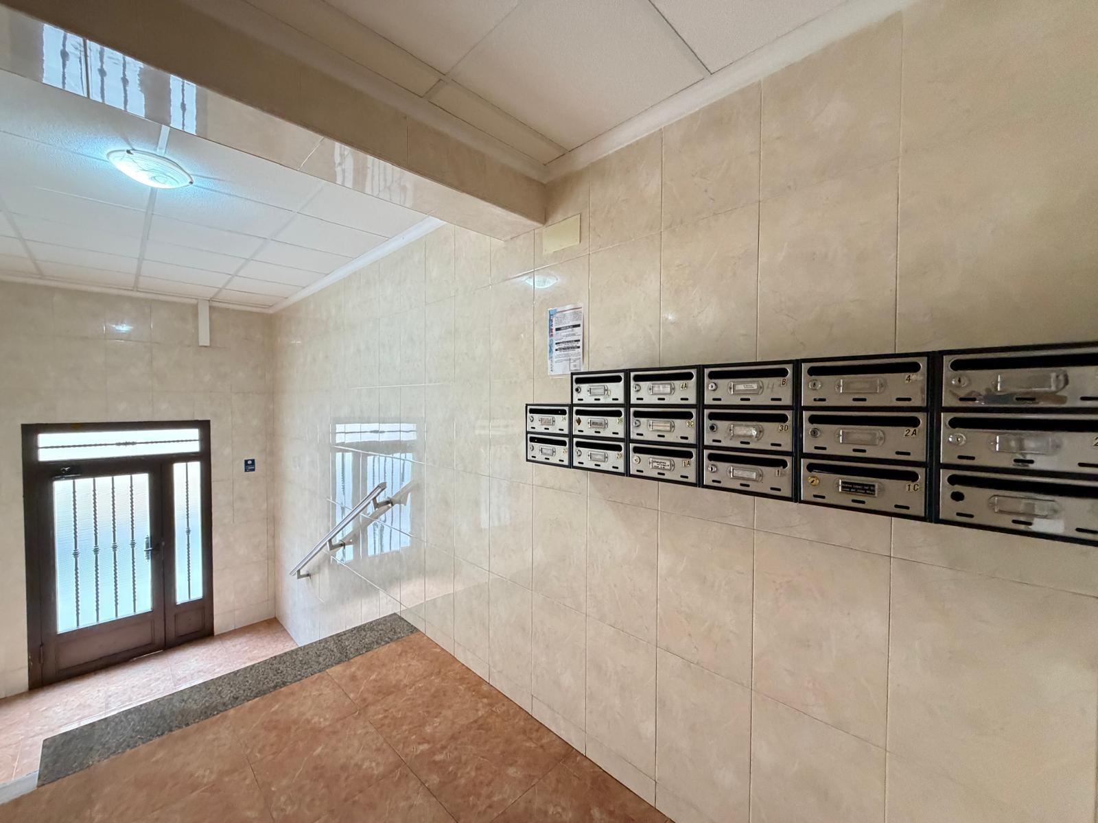 For sale - 3 Bedroom 1 Bathroom Apartment in Torrevieja - Estacion De Autobuses  - Alicante