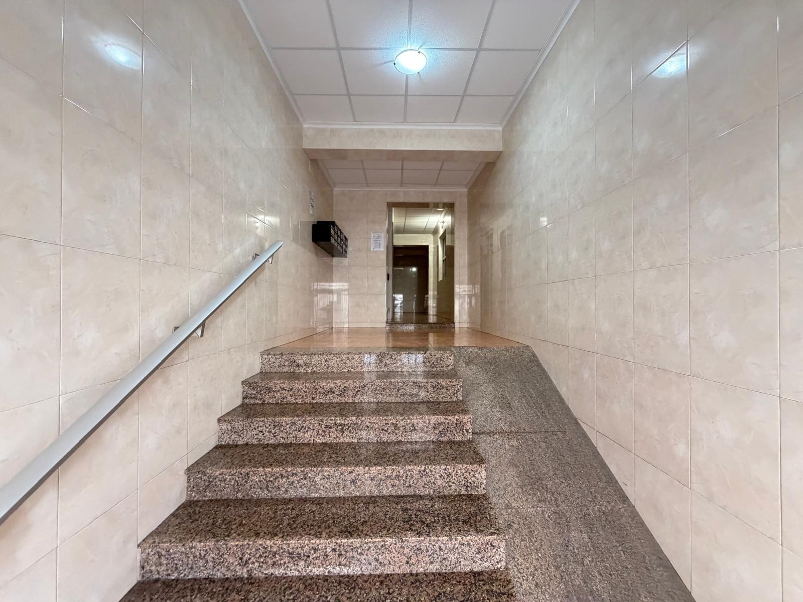 For sale - 3 Bedroom 1 Bathroom Apartment in Torrevieja - Estacion De Autobuses  - Alicante