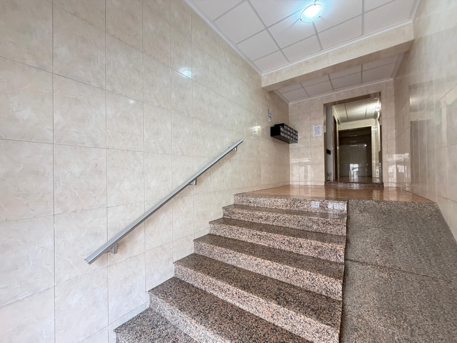 For sale - 3 Bedroom 1 Bathroom Apartment in Torrevieja - Estacion De Autobuses  - Alicante
