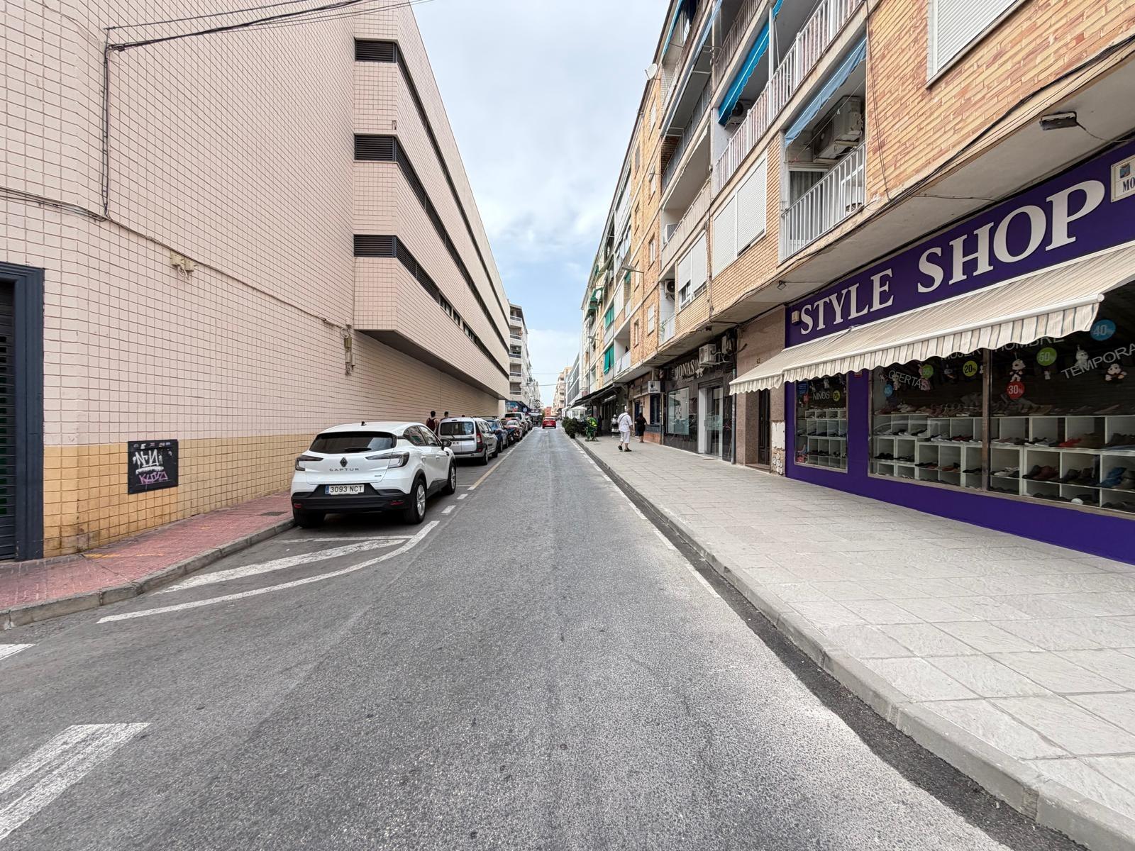 For sale - 3 Bedroom 1 Bathroom Apartment in Torrevieja - Estacion De Autobuses  - Alicante