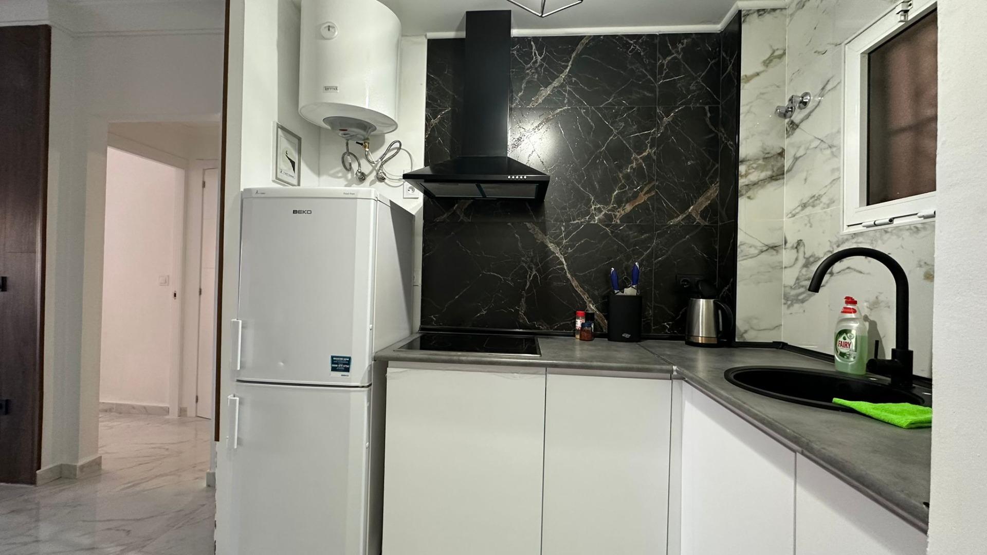 For sale - 2 Bedroom 1 Bathroom Apartment in Torrevieja - Torrevieja  - Alicante