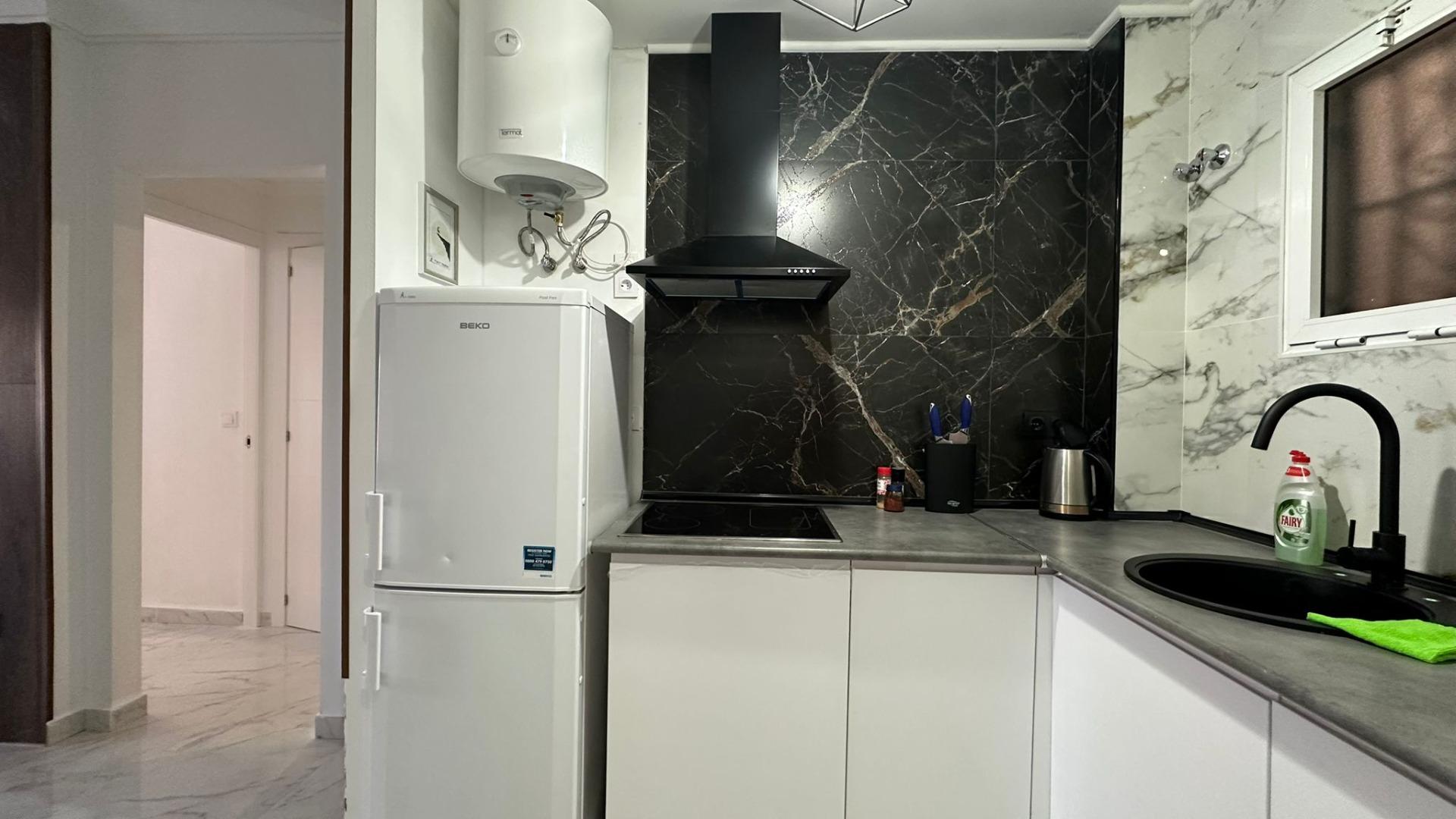 For sale - 2 Bedroom 1 Bathroom Apartment in Torrevieja - Torrevieja  - Alicante