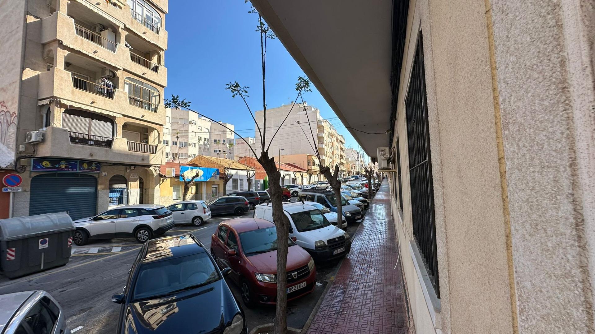 For sale - 2 Bedroom 1 Bathroom Apartment in Torrevieja - Torrevieja  - Alicante
