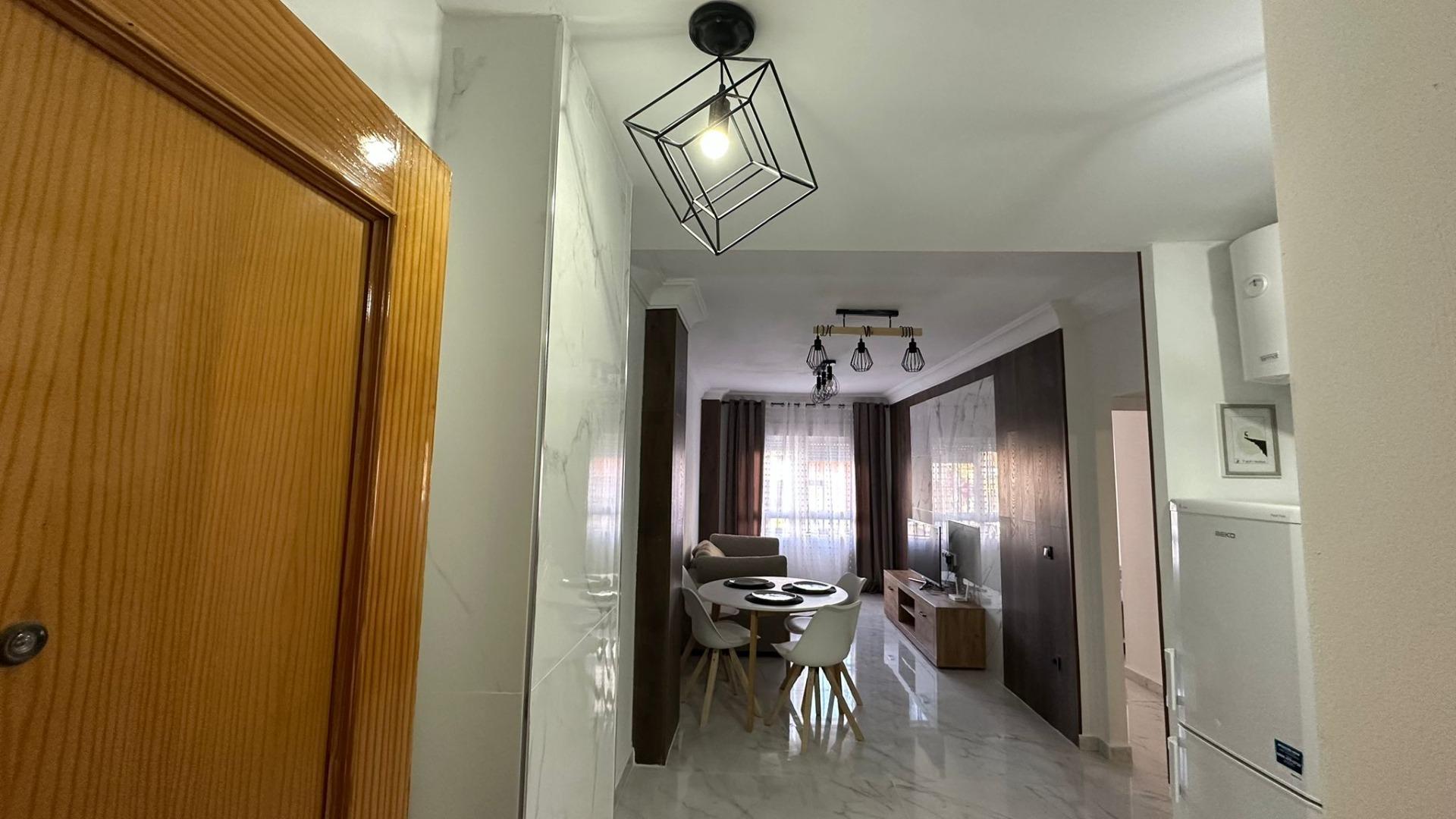 For sale - 2 Bedroom 1 Bathroom Apartment in Torrevieja - Torrevieja  - Alicante