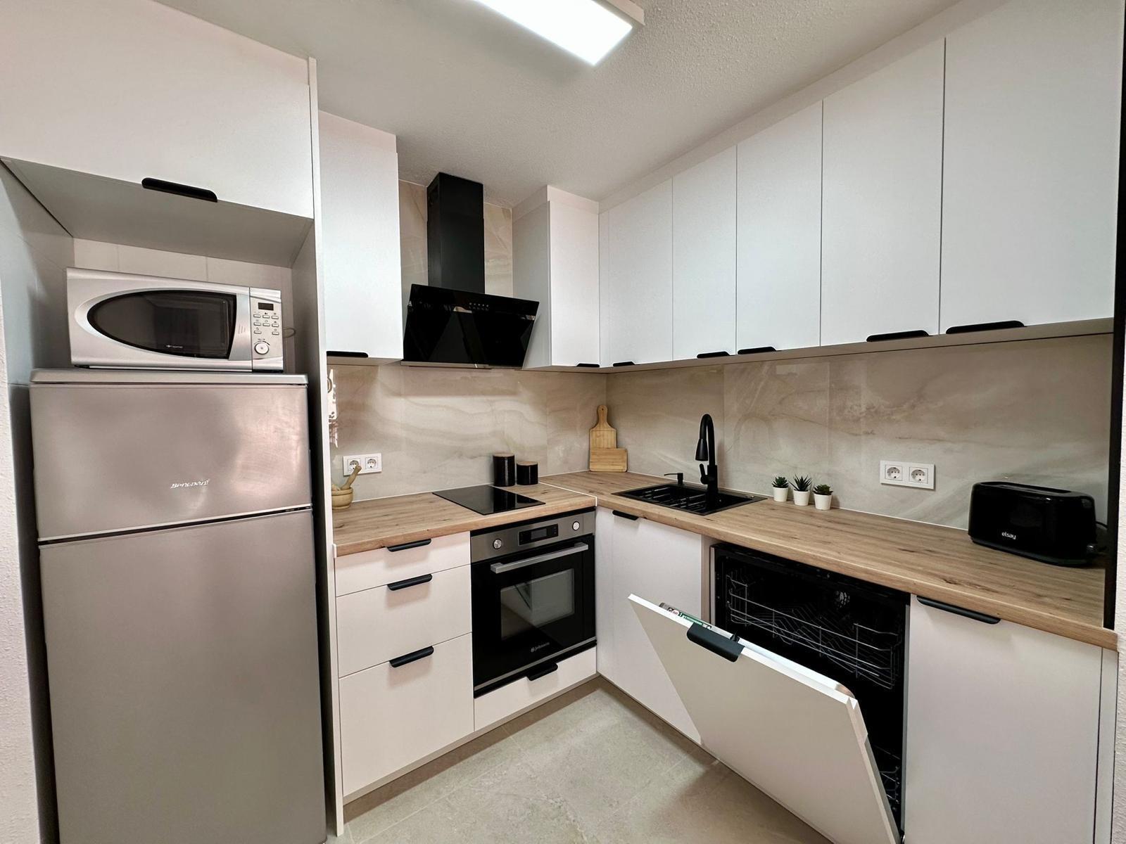 For sale - 2 Bedroom 1 Bathroom Apartment in Torrevieja - Habaneras  - Alicante