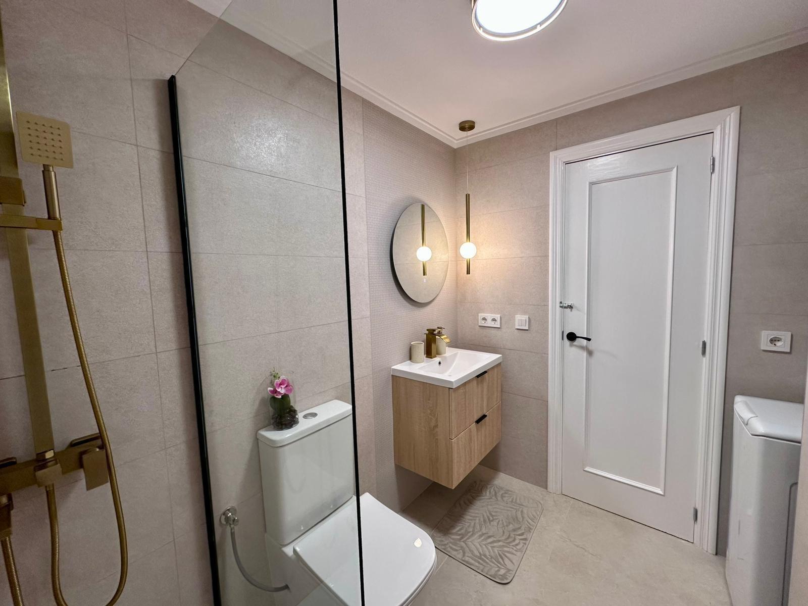 For sale - 2 Bedroom 1 Bathroom Apartment in Torrevieja - Habaneras  - Alicante