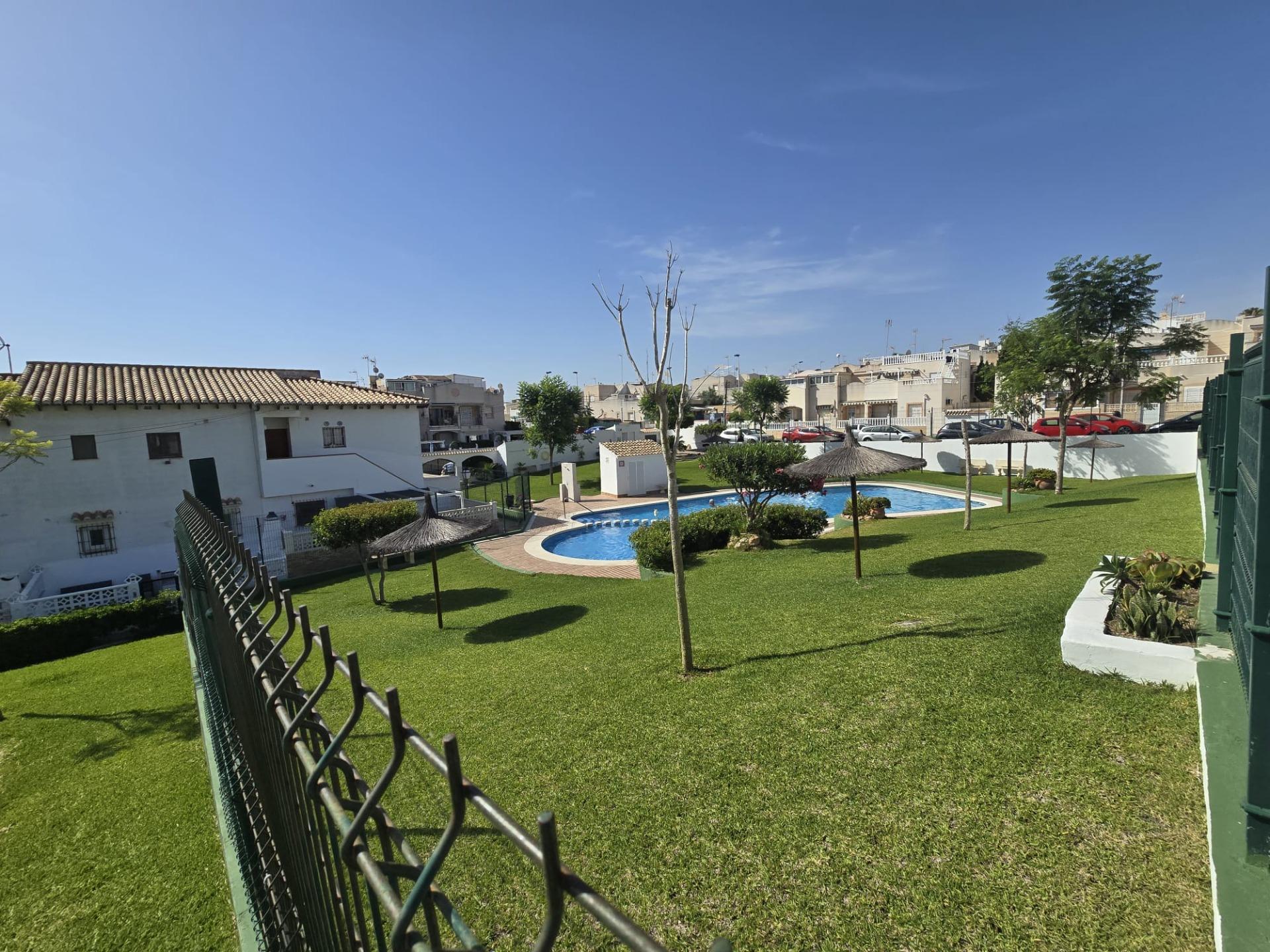 For sale - 3 Bedroom 1 Bathroom Bungalow in Torrevieja - Los Balcones  - Alicante