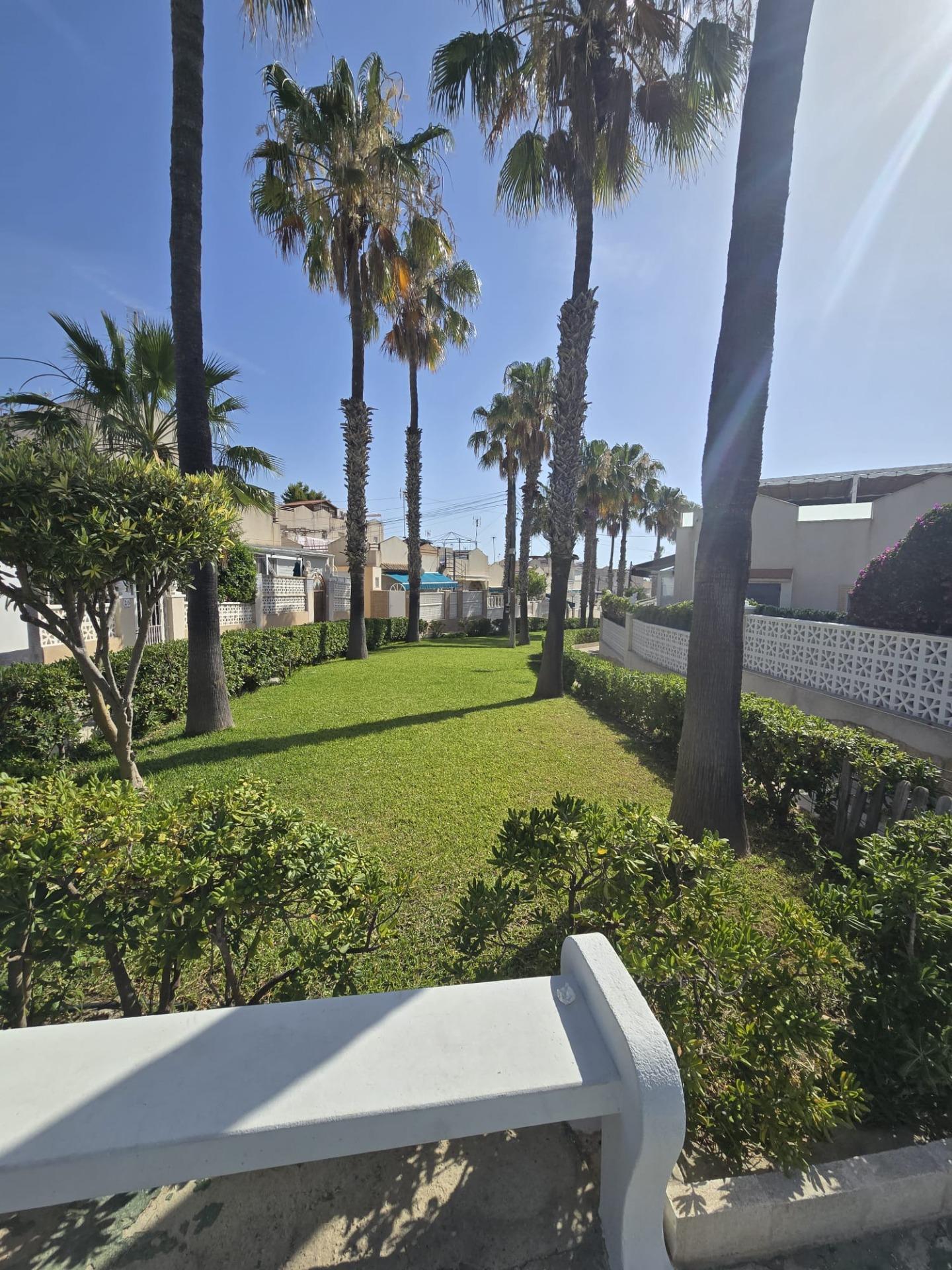 For sale - 3 Bedroom 1 Bathroom Bungalow in Torrevieja - Los Balcones  - Alicante