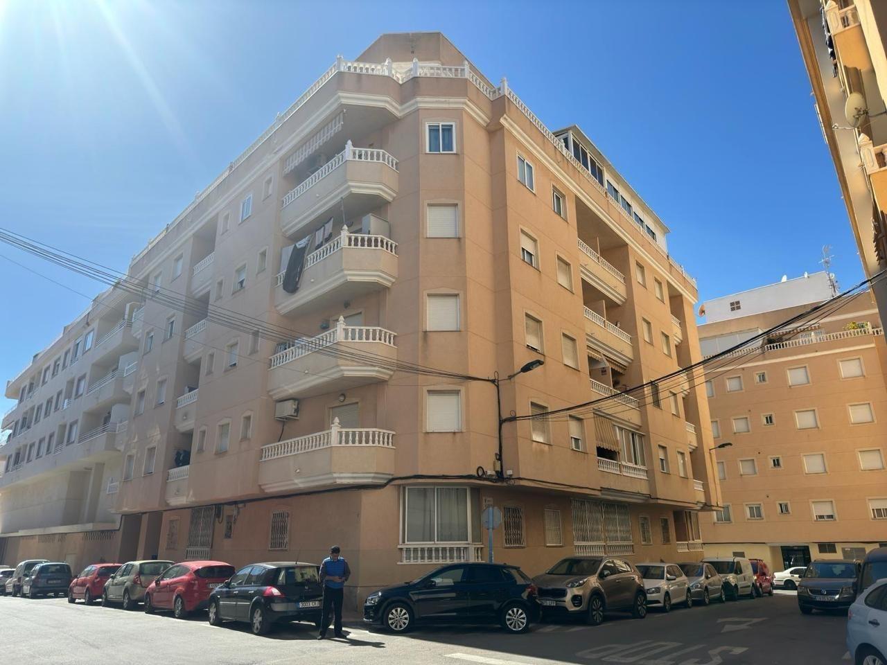 For sale - 2 Bedroom 2 Bathroom Apartment in Torrevieja - Centro  - Alicante
