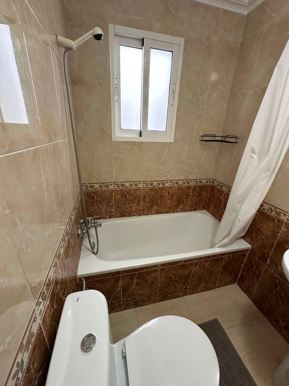 For sale - 2 Bedroom 2 Bathroom Apartment in Torrevieja - Centro  - Alicante