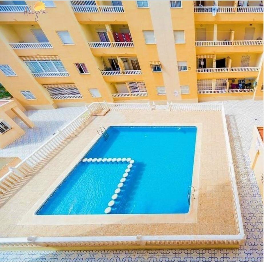 For sale - 2 Bedroom 2 Bathroom Apartment in Torrevieja - Centro  - Alicante
