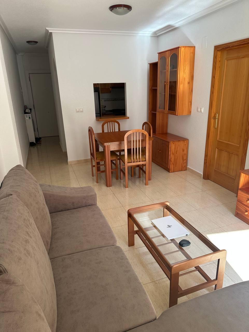 For sale - 2 Bedroom 2 Bathroom Apartment in Torrevieja - Centro  - Alicante