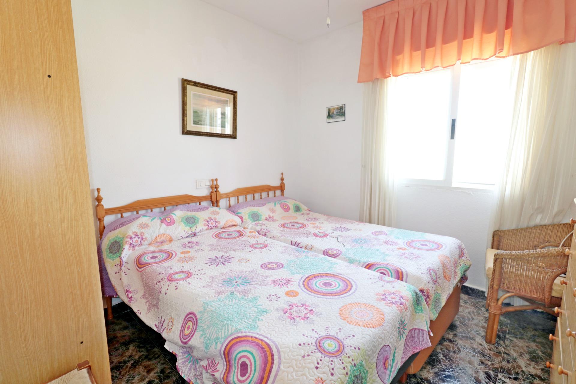 For sale - 4 Bedroom 2 Bathroom Quad House in Torrevieja - Torretas  - Alicante
