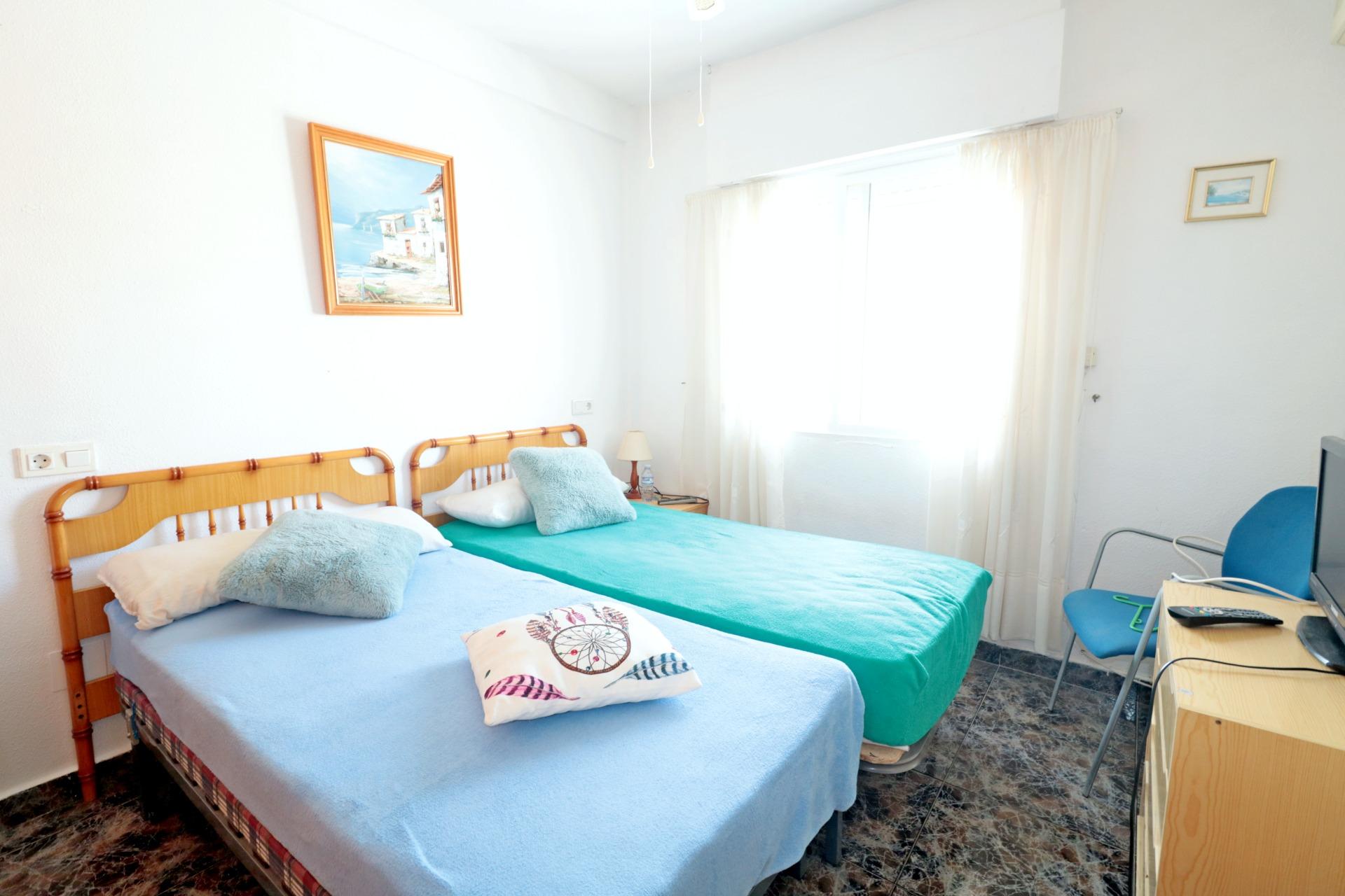 For sale - 4 Bedroom 2 Bathroom Quad House in Torrevieja - Torretas  - Alicante