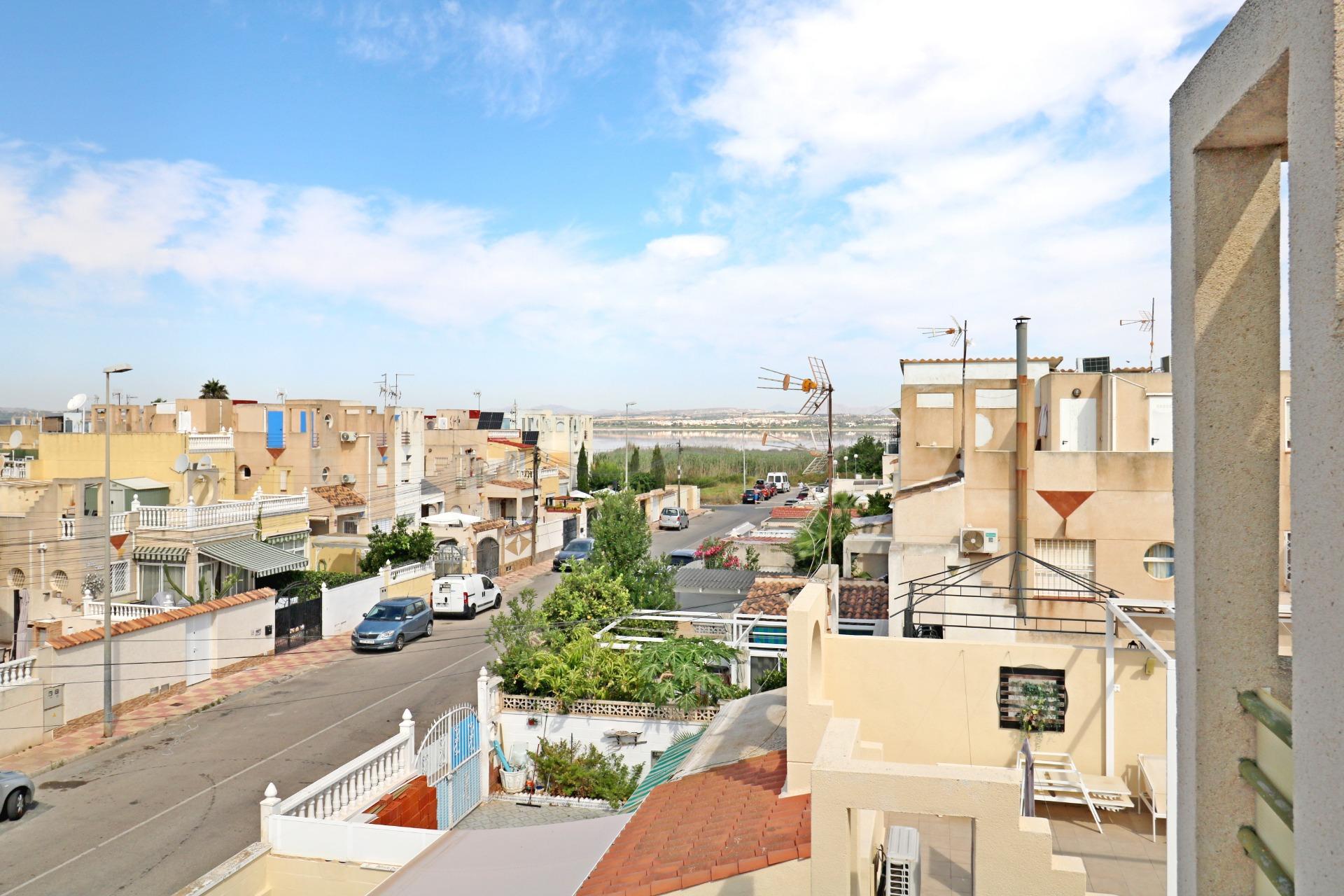 For sale - 4 Bedroom 2 Bathroom Quad House in Torrevieja - Torretas  - Alicante
