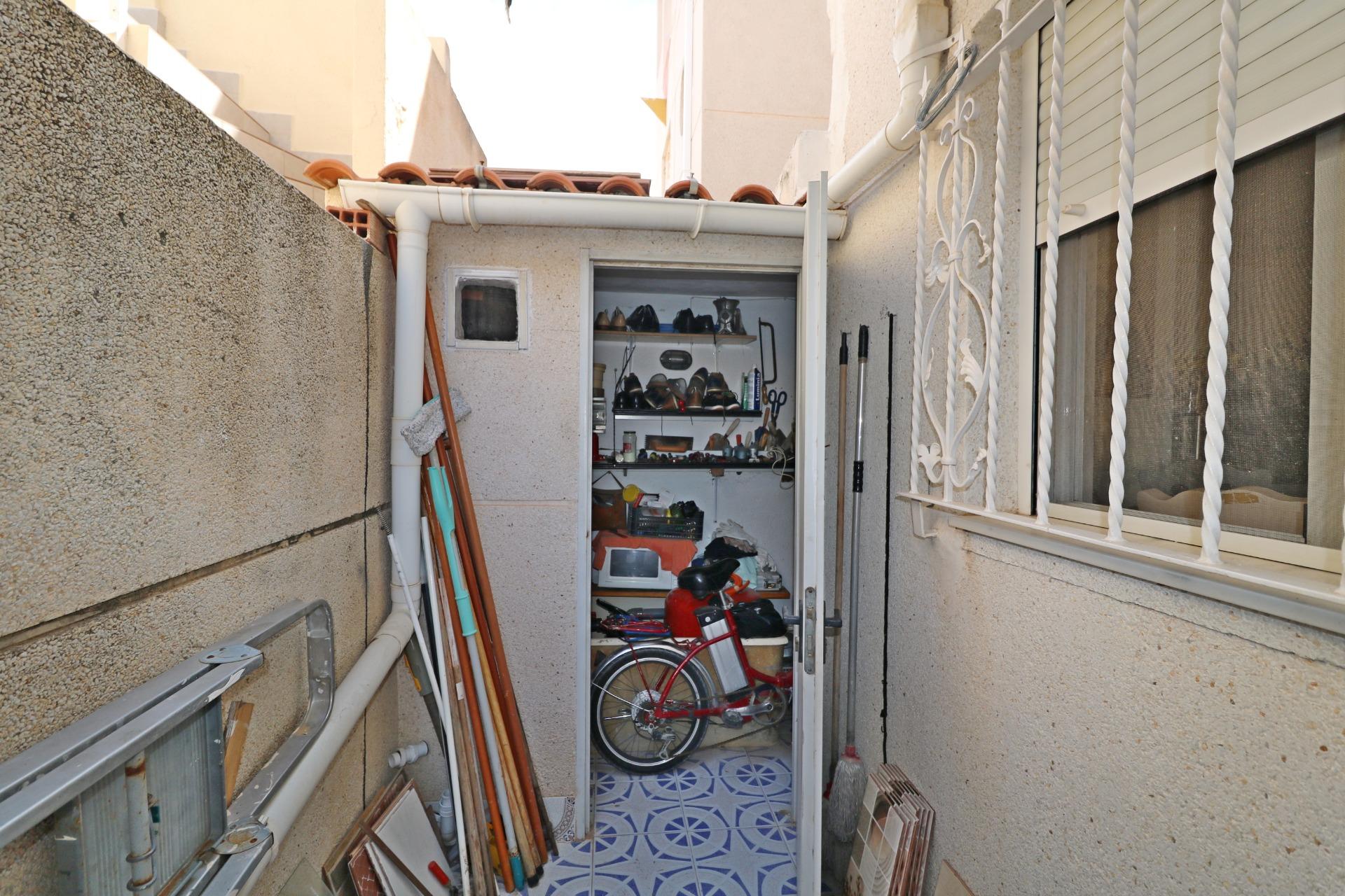 For sale - 4 Bedroom 2 Bathroom Quad House in Torrevieja - Torretas  - Alicante
