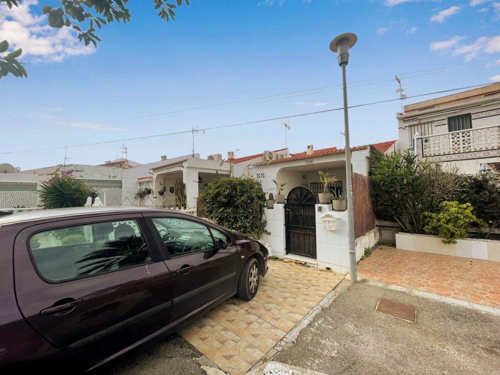 For sale - 2 Bedroom 1 Bathroom Town House in Torrevieja - Costa Blanca  - Alicante