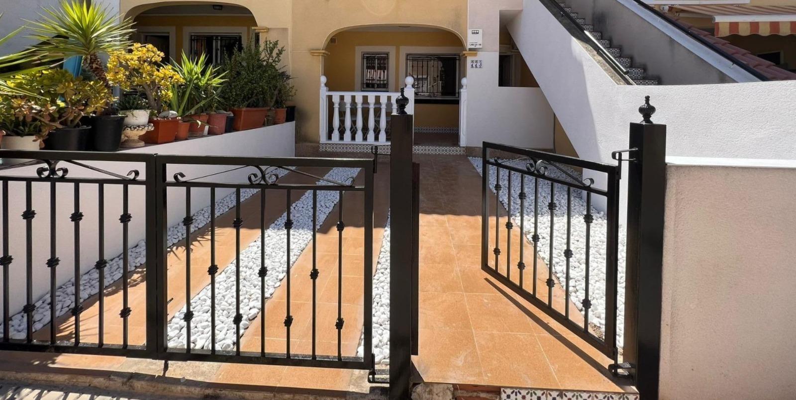 For sale - 2 Bedroom 1 Bathroom Bungalow in Torrevieja - Los Balcones - Los Altos Del Edén  - Alicante