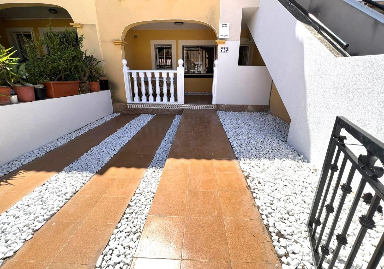 For sale - 2 Bedroom 1 Bathroom Bungalow in Torrevieja - Los Balcones - Los Altos Del Edén  - Alicante