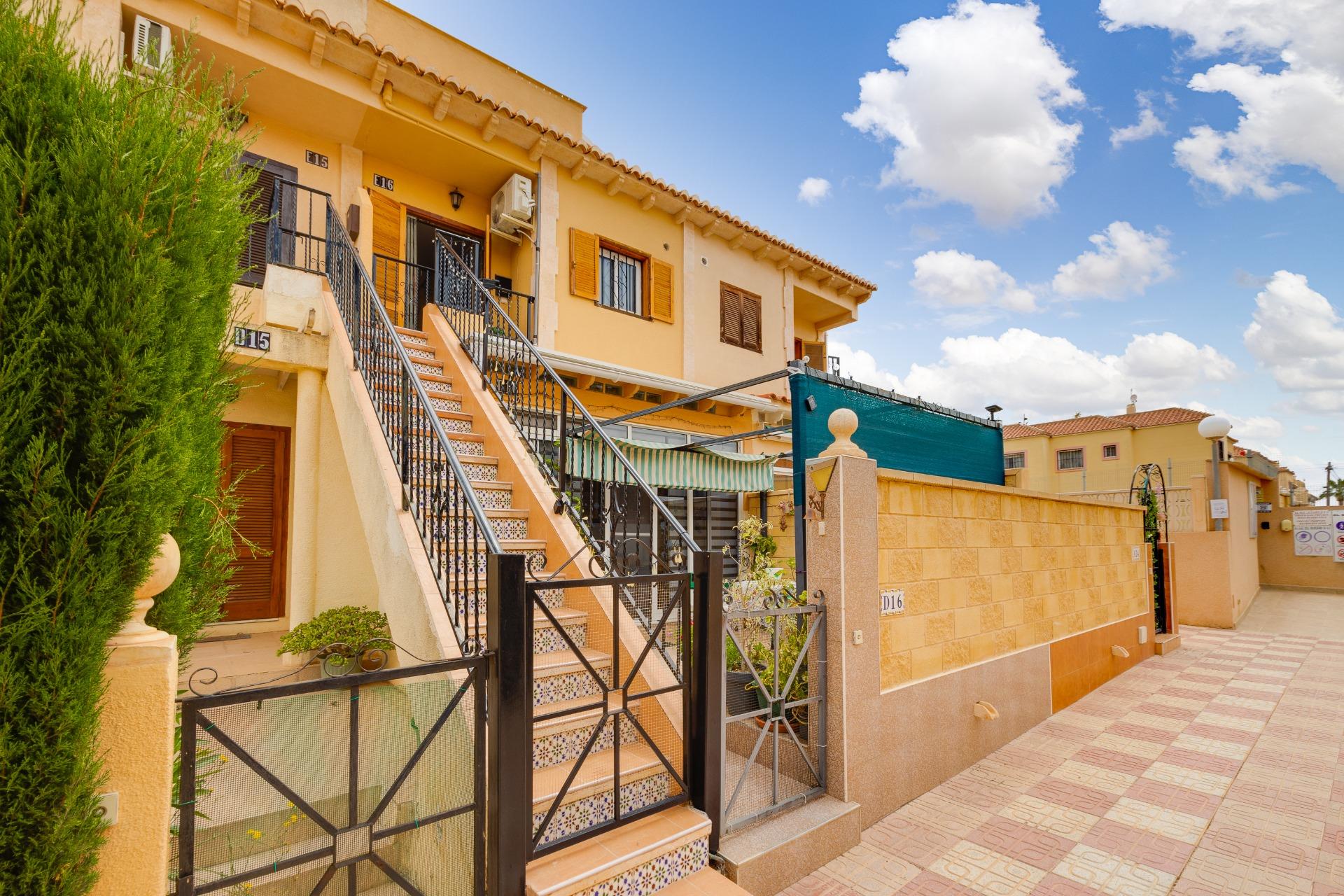 For sale - 2 Bedroom 1 Bathroom Bungalow in Torrevieja - La Siesta - El Salado - Torreta  - Alicante