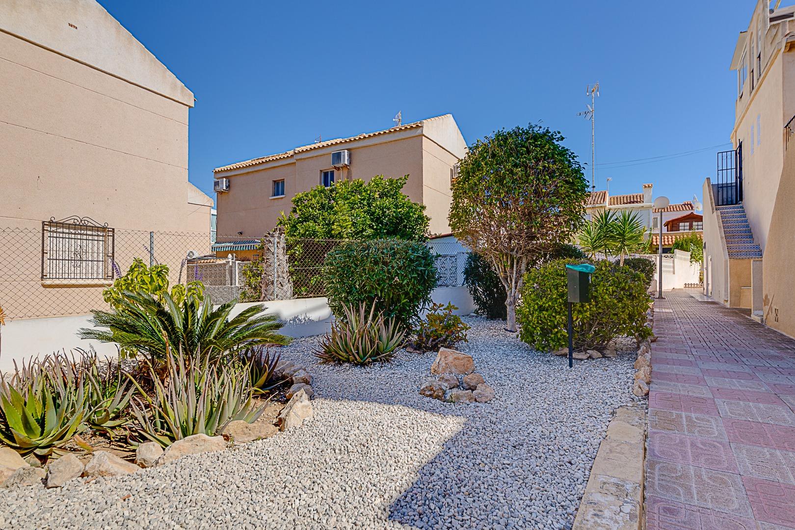 For sale - 2 Bedroom 1 Bathroom Bungalow in Torrevieja - La Siesta - El Salado - Torreta  - Alicante