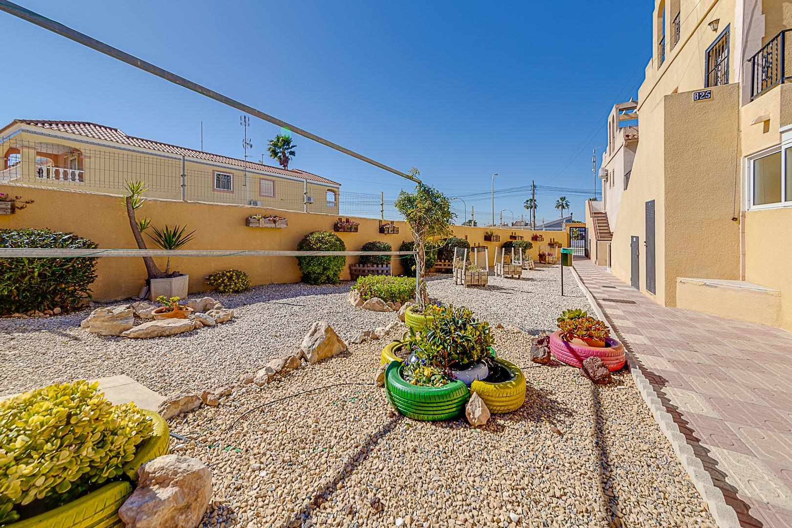 For sale - 2 Bedroom 1 Bathroom Bungalow in Torrevieja - La Siesta - El Salado - Torreta  - Alicante