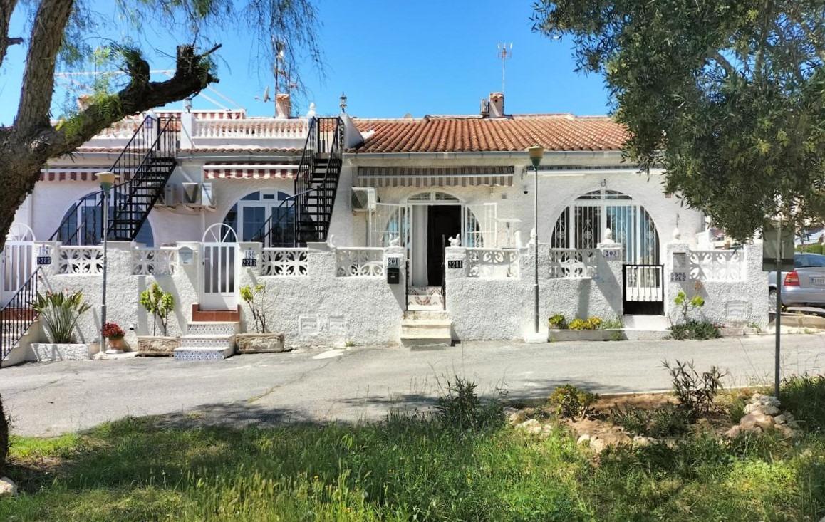 For sale - 2 Bedroom 2 Bathroom Bungalow in Torrevieja - La Siesta - El Salado - Torreta  - Alicante