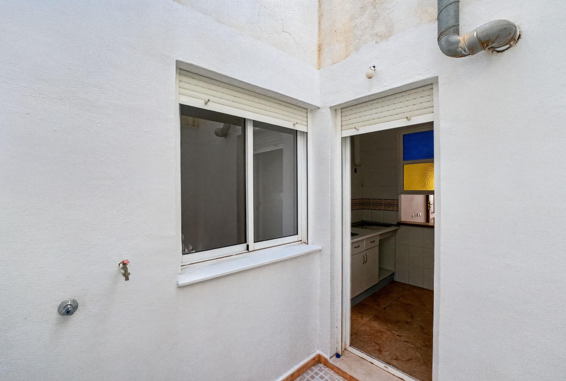 For sale - 2 Bedroom 1 Bathroom Apartment in Torrevieja - El Limonar  - Alicante