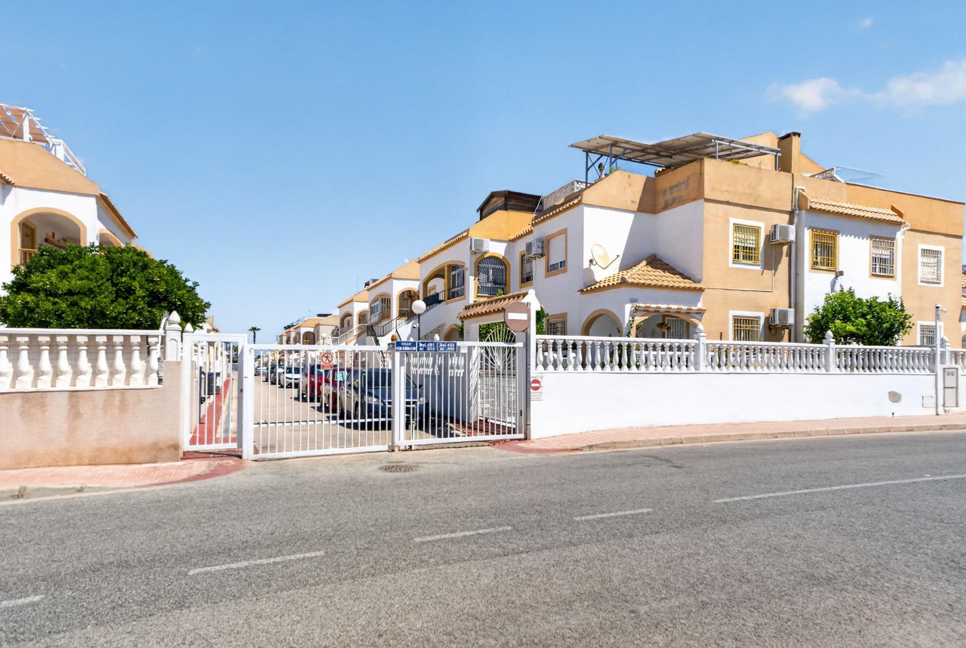 For sale - 2 Bedroom 1 Bathroom Apartment in Torrevieja - El Limonar  - Alicante