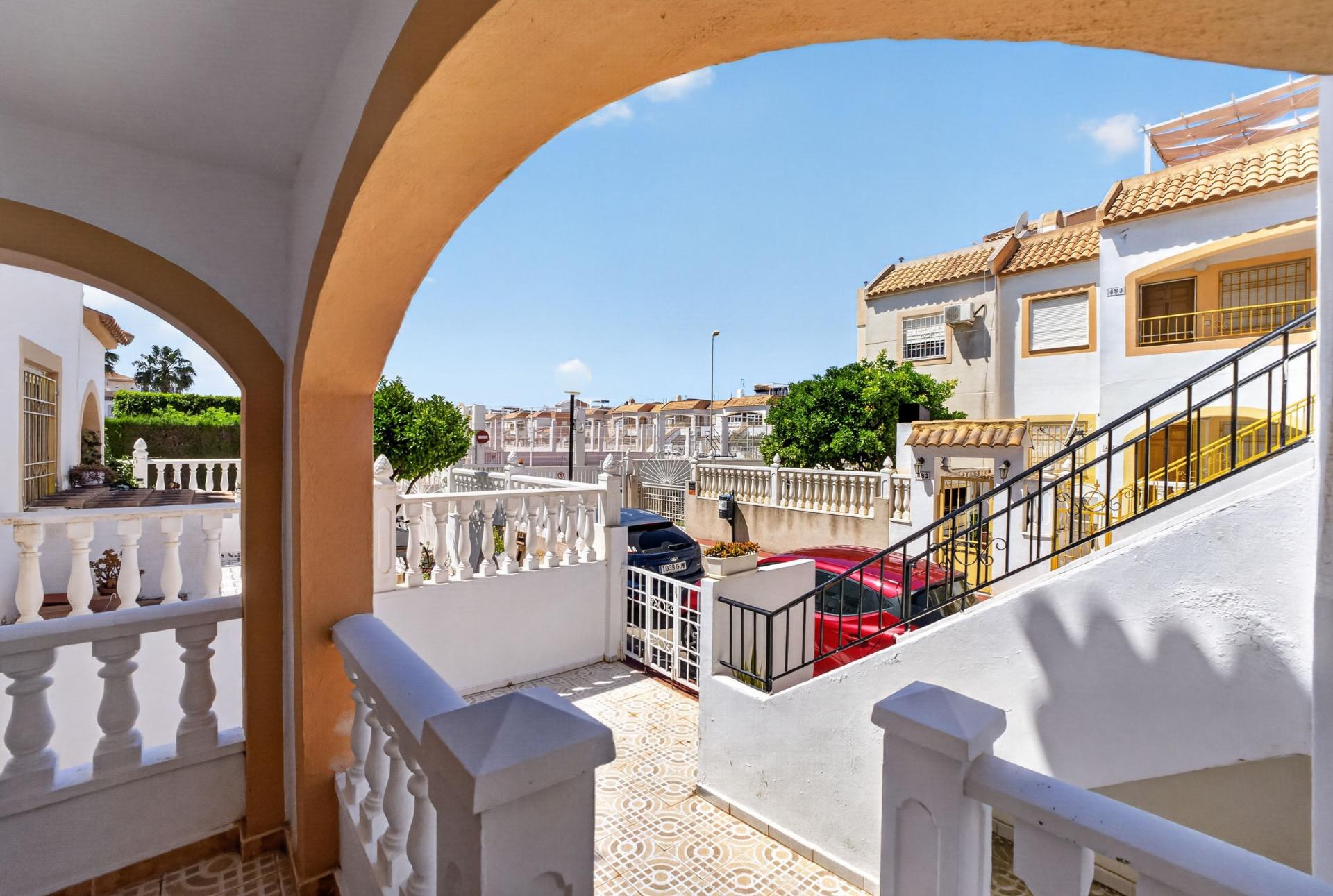 For sale - 2 Bedroom 1 Bathroom Apartment in Torrevieja - El Limonar  - Alicante