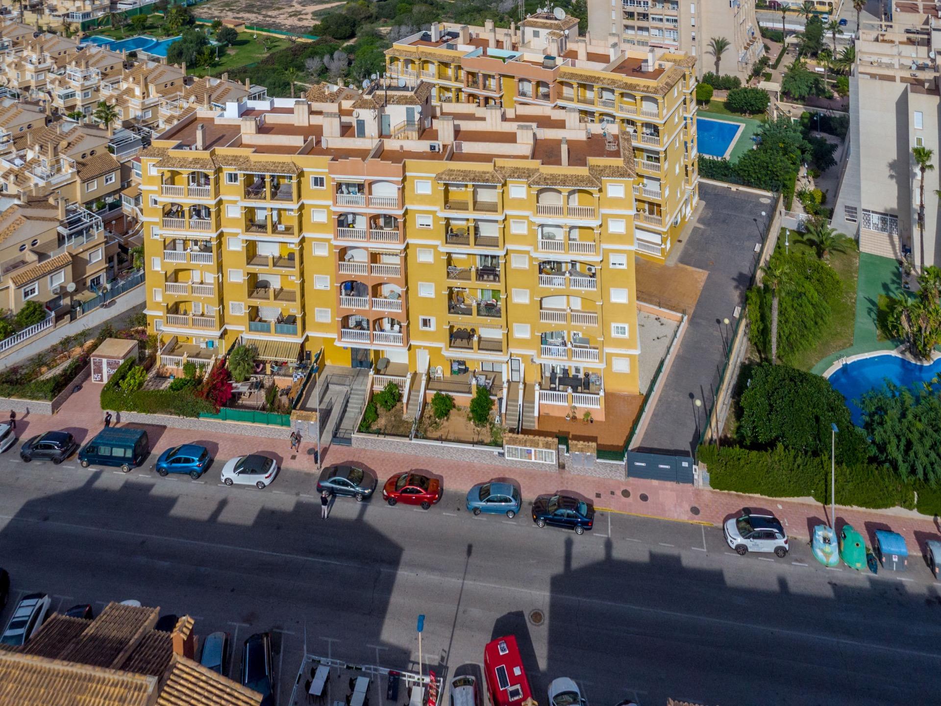 For sale - 2 Bedroom 1 Bathroom Penthouse in Torrevieja - Torreblanca  - Alicante