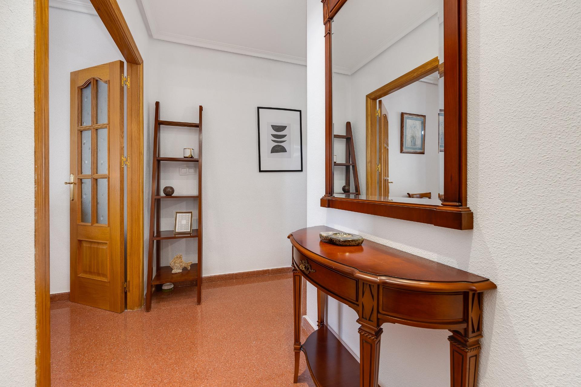 For sale - 2 Bedroom 2 Bathroom Penthouse in Torrevieja - Paseo Maritimo  - Alicante