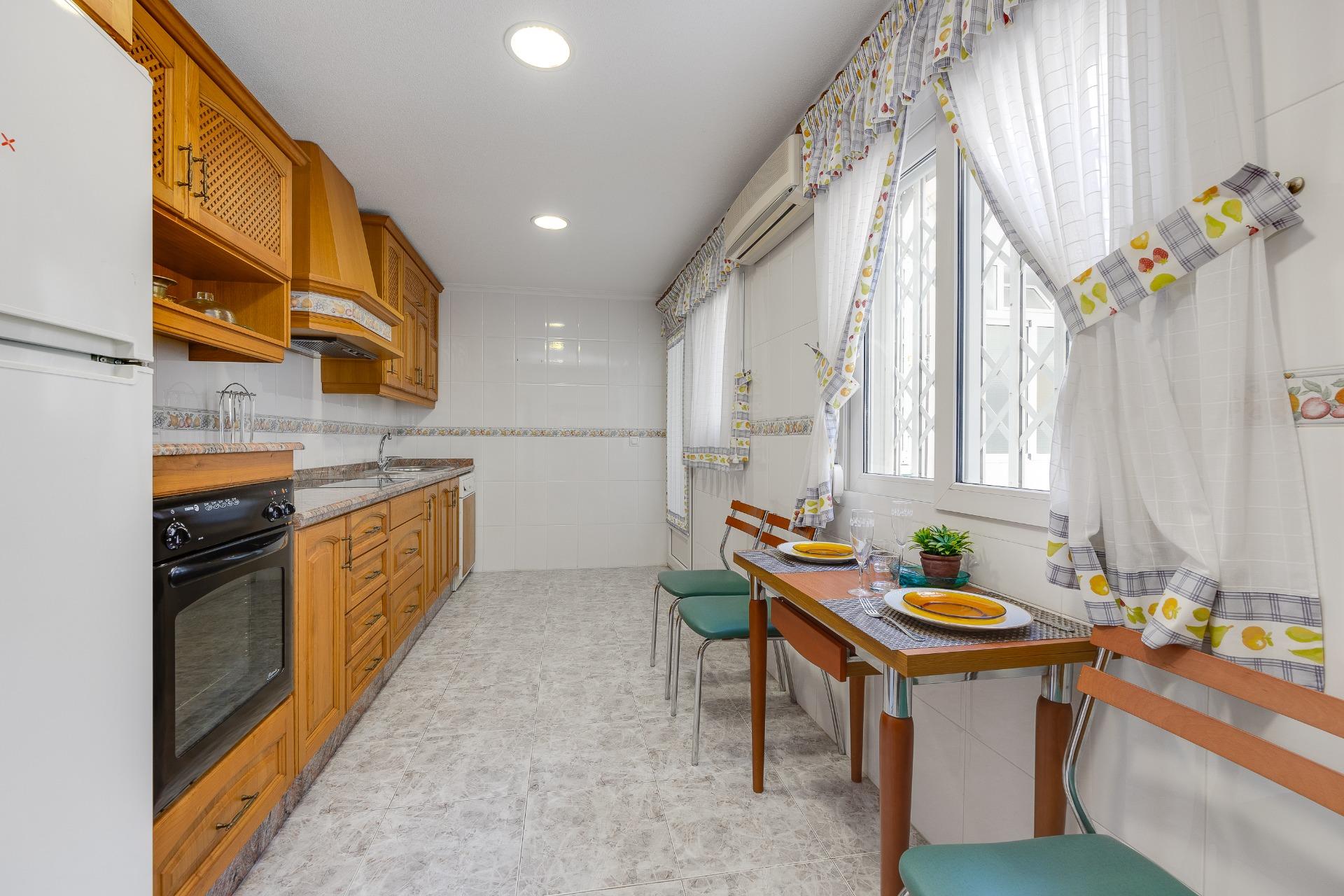 For sale - 2 Bedroom 2 Bathroom Penthouse in Torrevieja - Paseo Maritimo  - Alicante