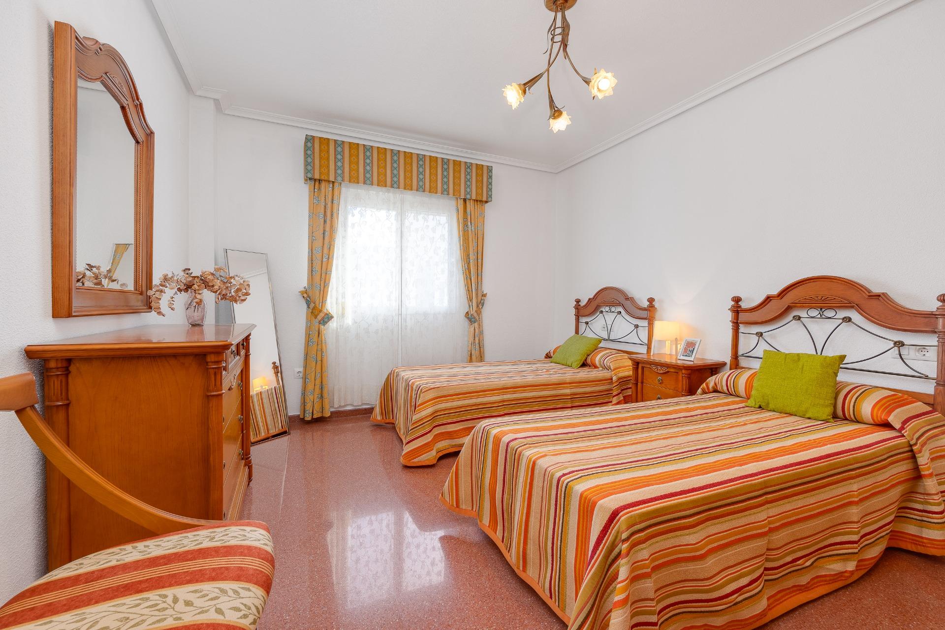 For sale - 2 Bedroom 2 Bathroom Penthouse in Torrevieja - Paseo Maritimo  - Alicante