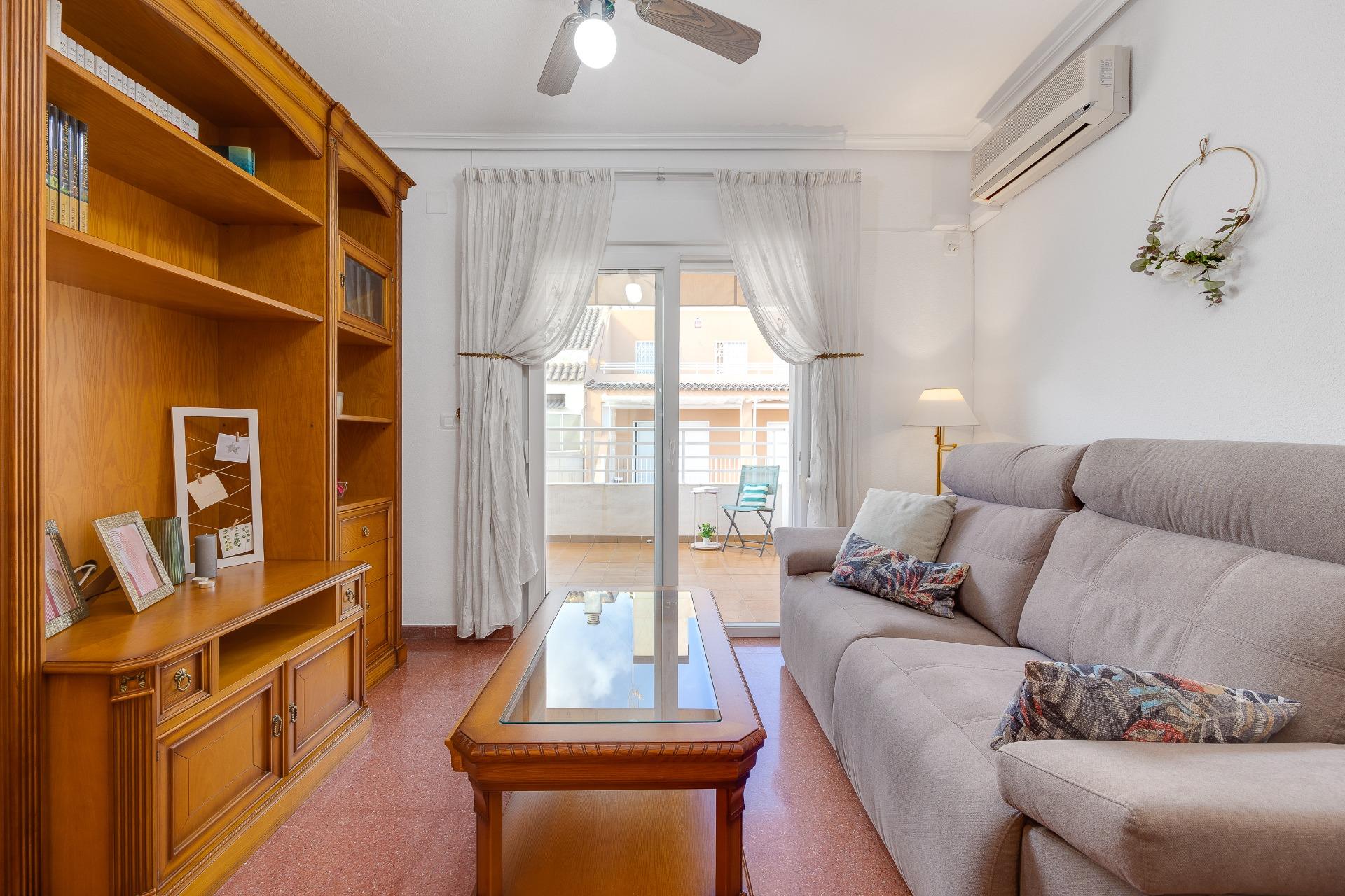 For sale - 2 Bedroom 2 Bathroom Penthouse in Torrevieja - Paseo Maritimo  - Alicante